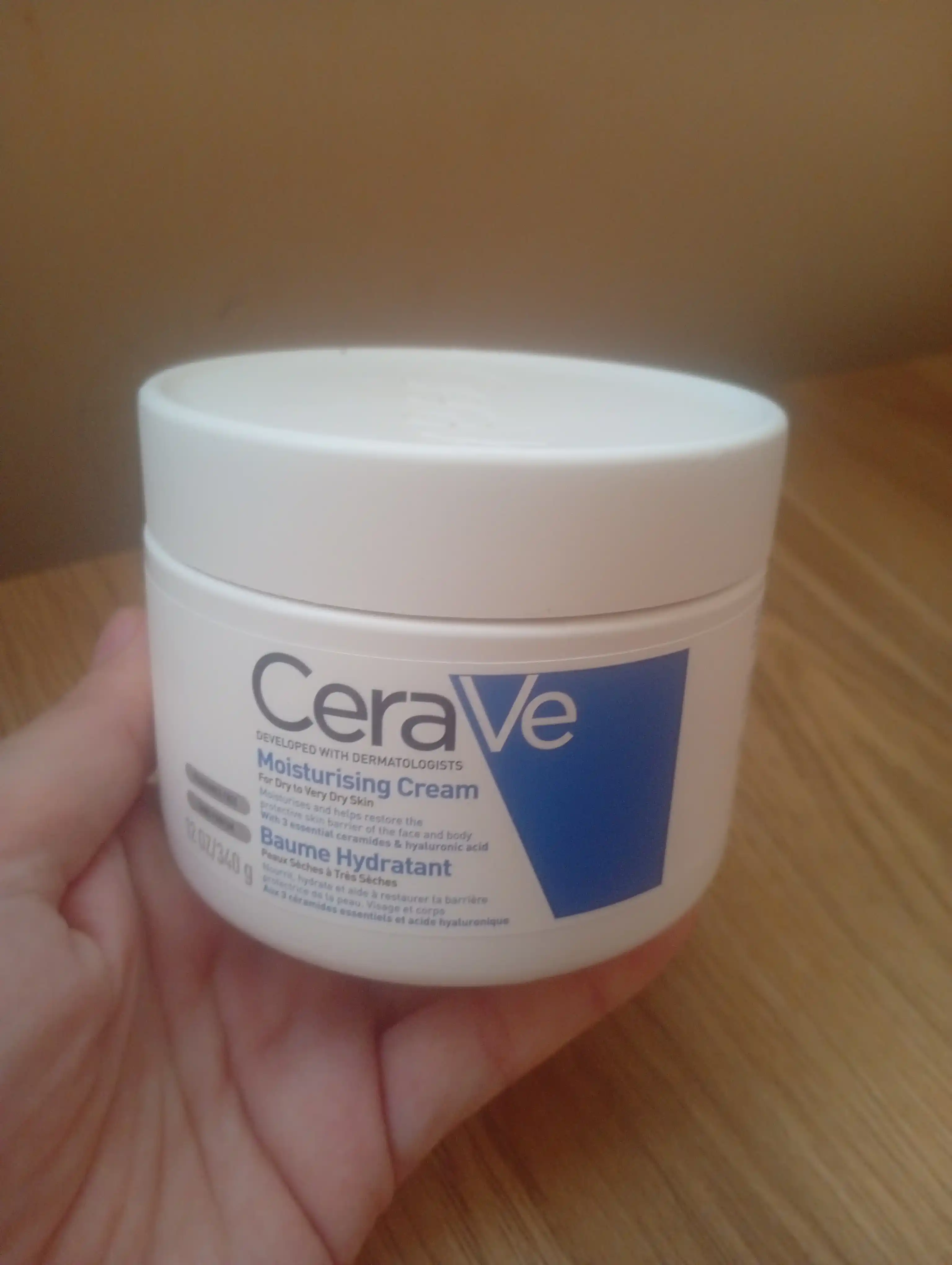 CeraVe Quruq va juda quruq yuz va badan terisi uchun namlantiruvchi krem, 340 g