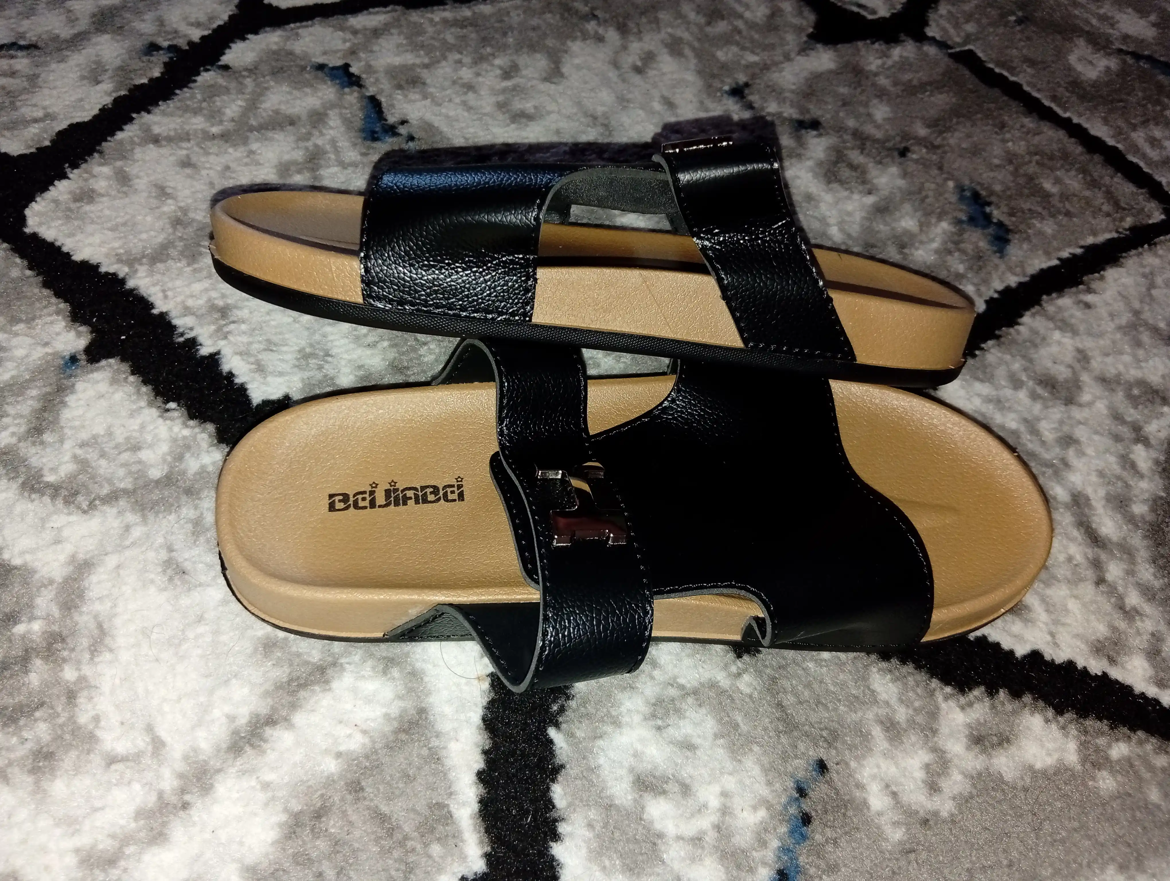 Erkaklar shippagi, yozgi poyabzal, 40-45, 2 o‘lcham kichikroq