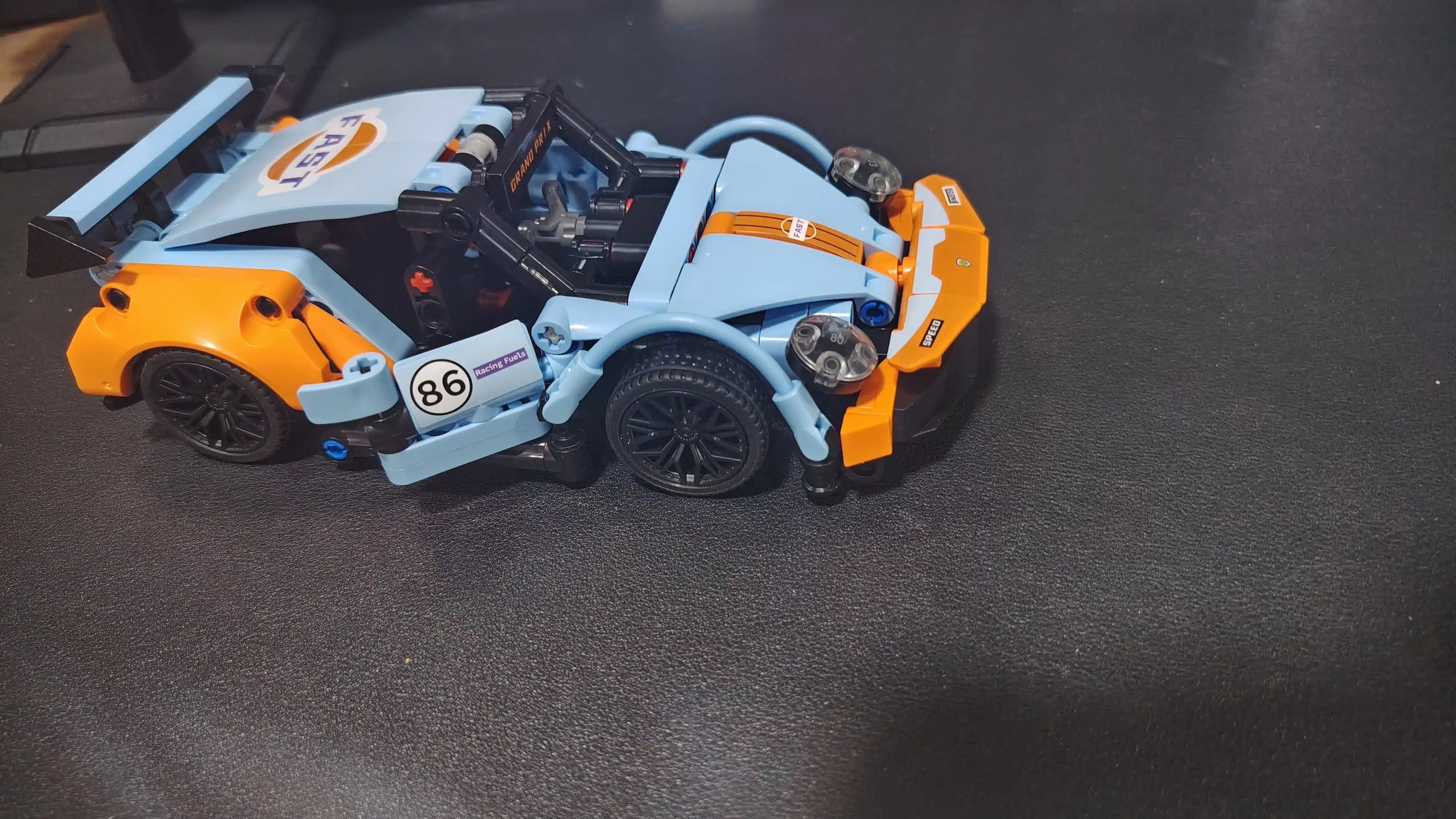 Конструктор машины DOM BRICKS спортивные автомобили и джипы
