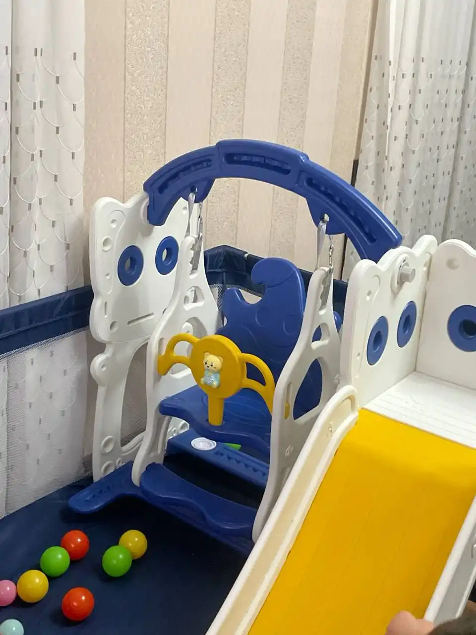 Детский игровой комплекс, с горкой, качелями и баскетболом, до 50 кг