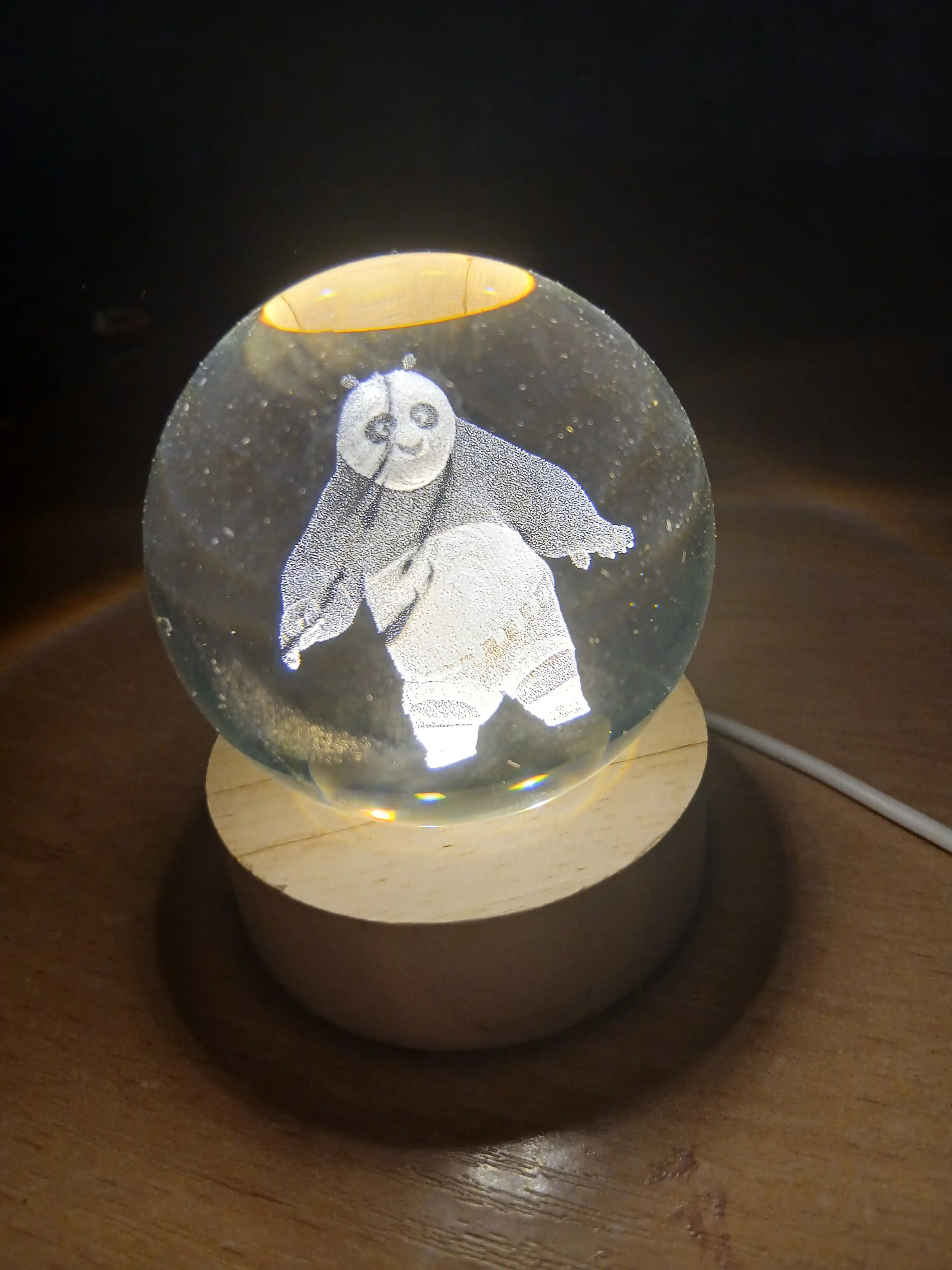 3D dekorativ sfera tungi chiroq — zamonaviy va nafis dizaynga ega USB orqali ishlaydi