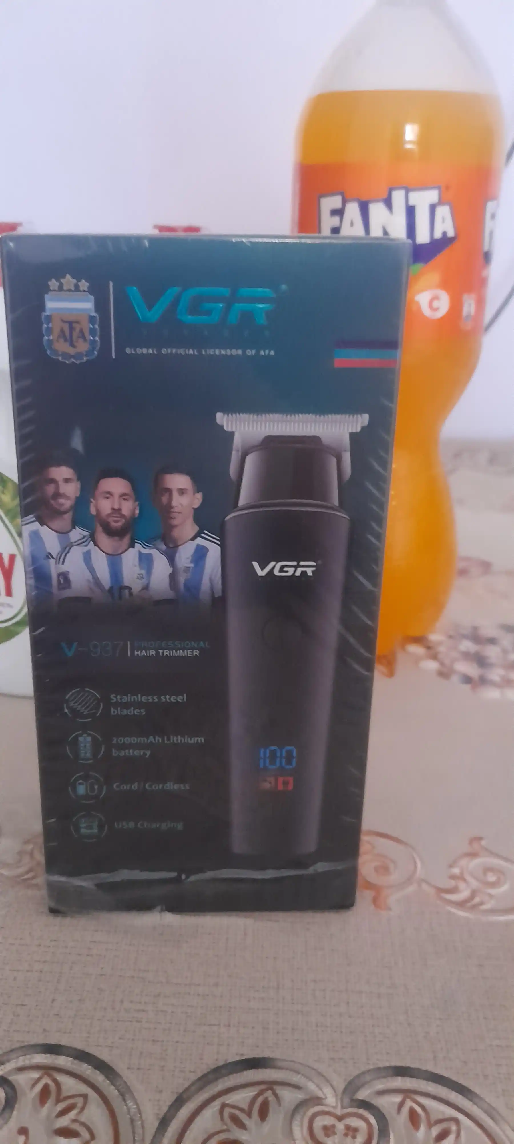 Professional simsiz soch va soqol olish kesish mashinkasi trimmer VGR V-937, LCD displeyli