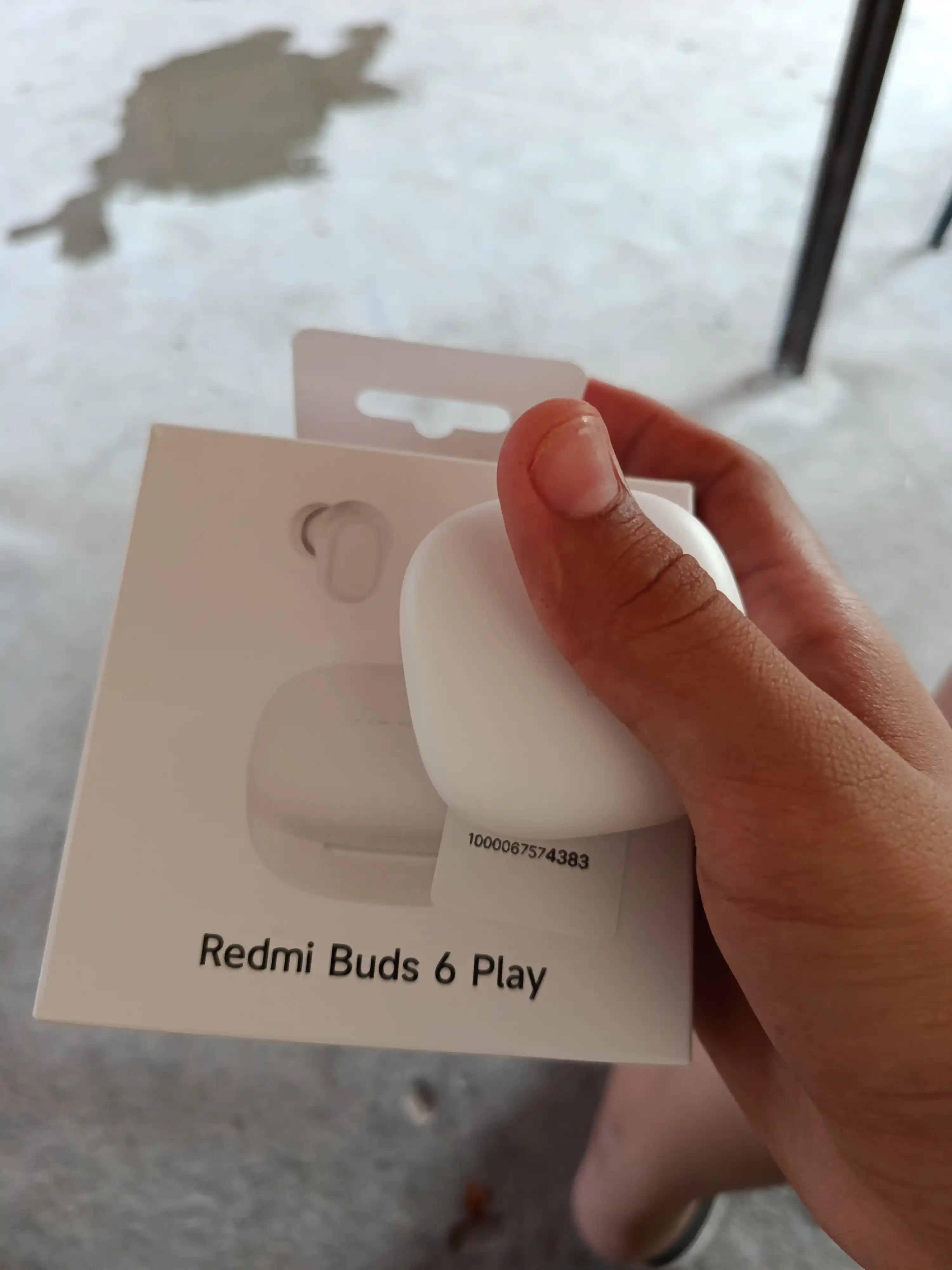 Redmi buds 6 play simsiz quloqchinlari, 36 soatgacha musiqa tinglash
