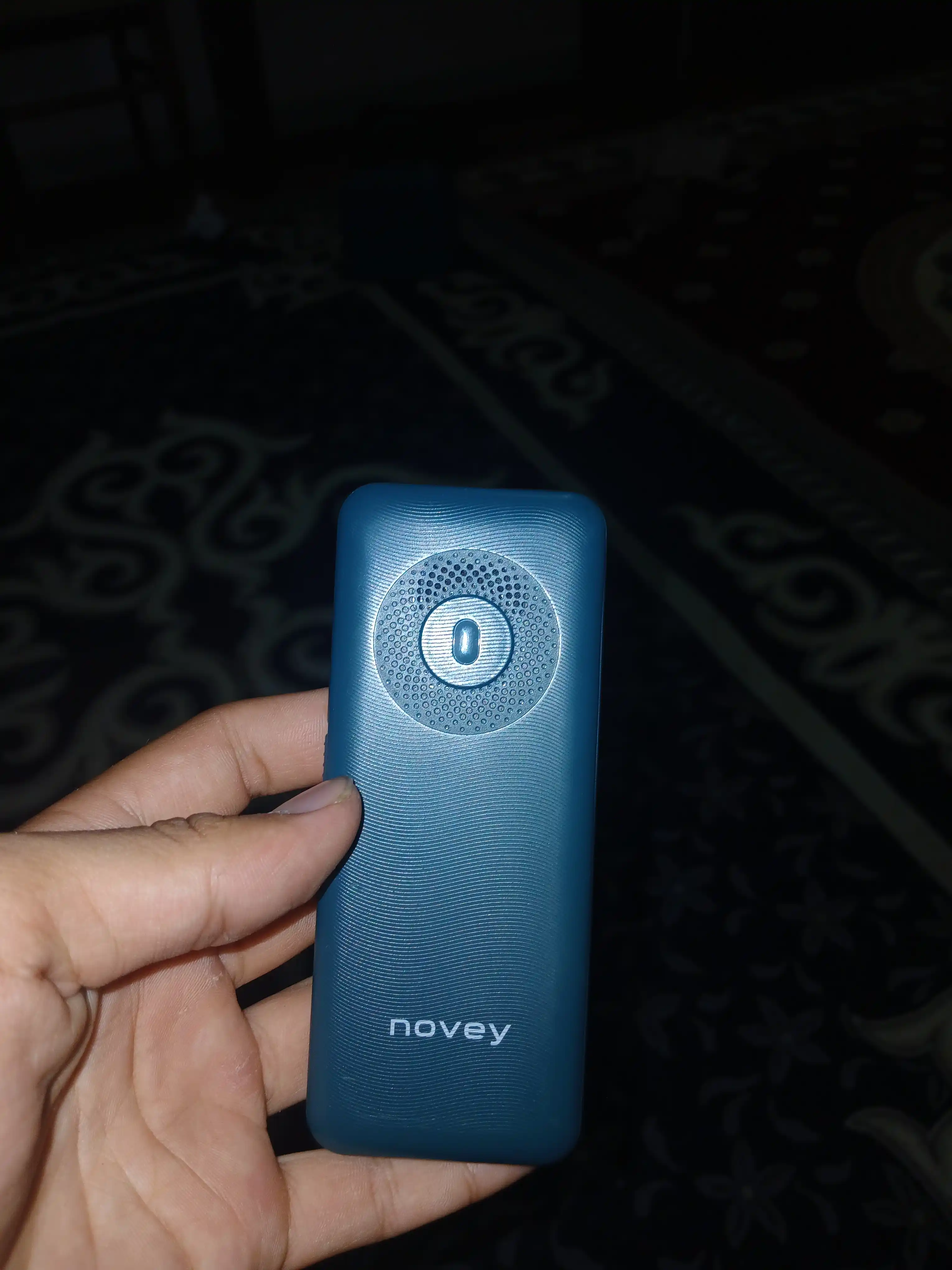 Novey 101 knopkali telefon, kamerasiz, 2 SIM, 5 rang