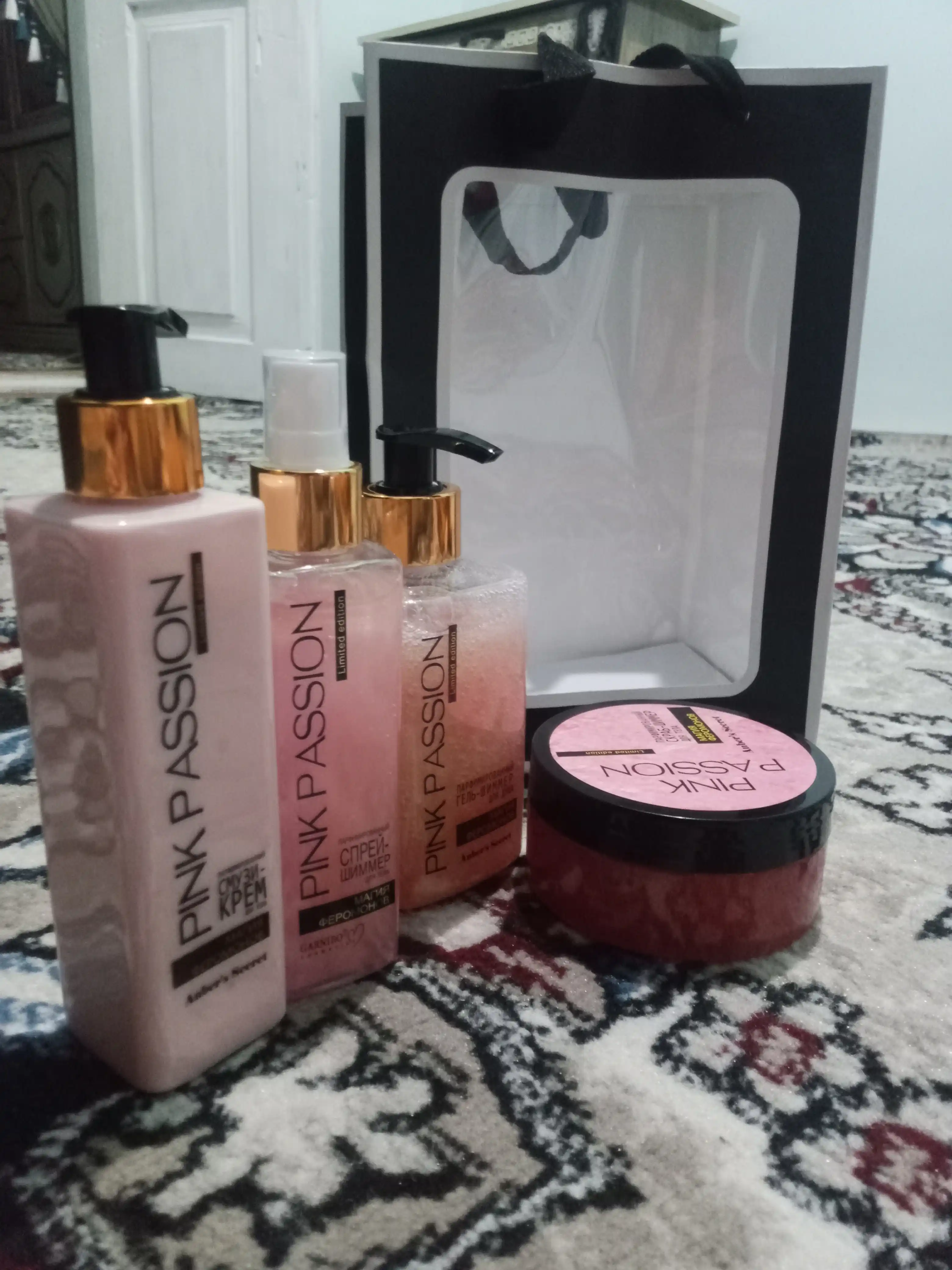 Pink passion, уход за телом; парфюмированный набор; феромоновый парфюм