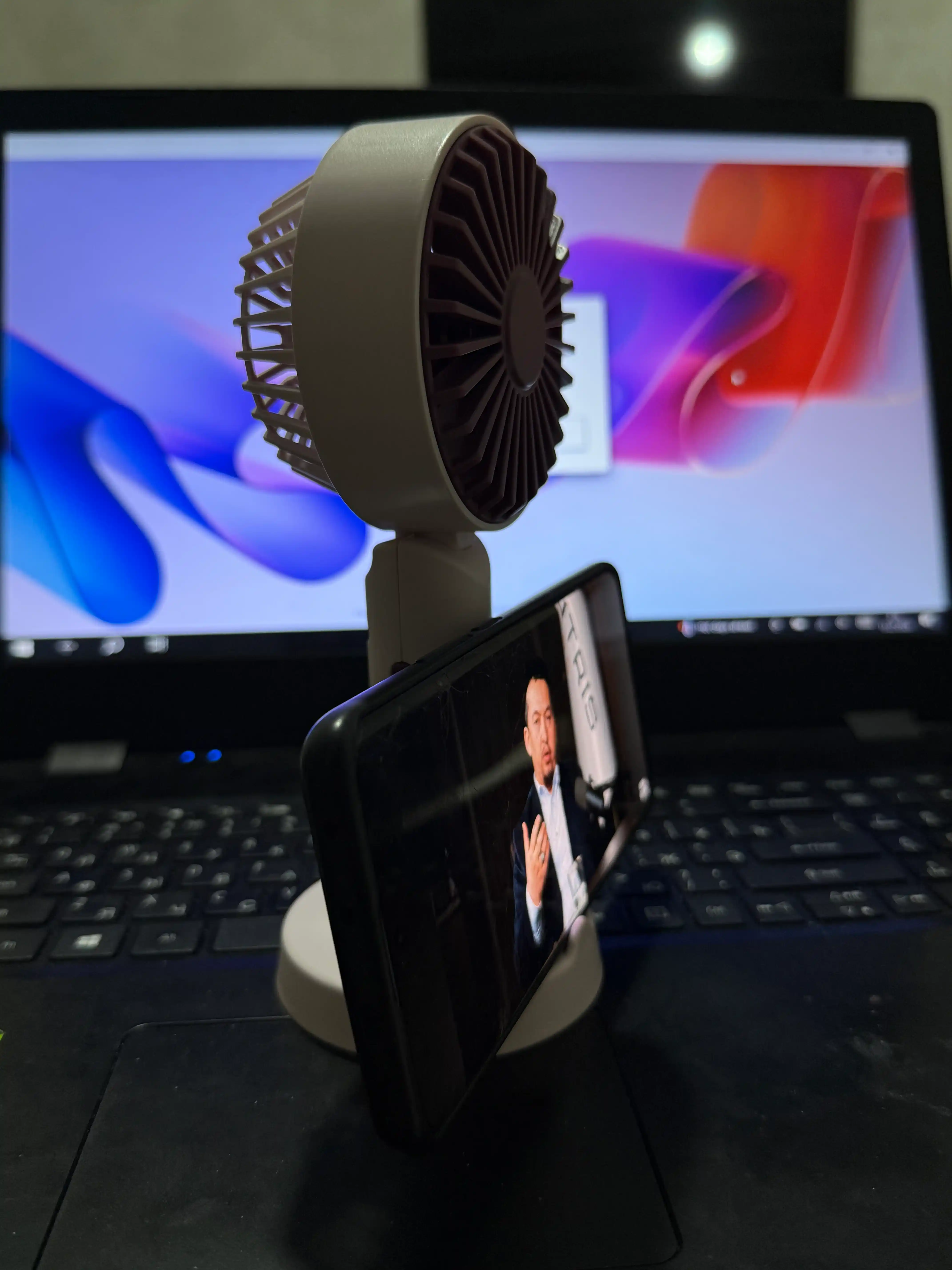 Mini qo‘l ventilyatori, stol usti, USB portativ, tasodifiy rang