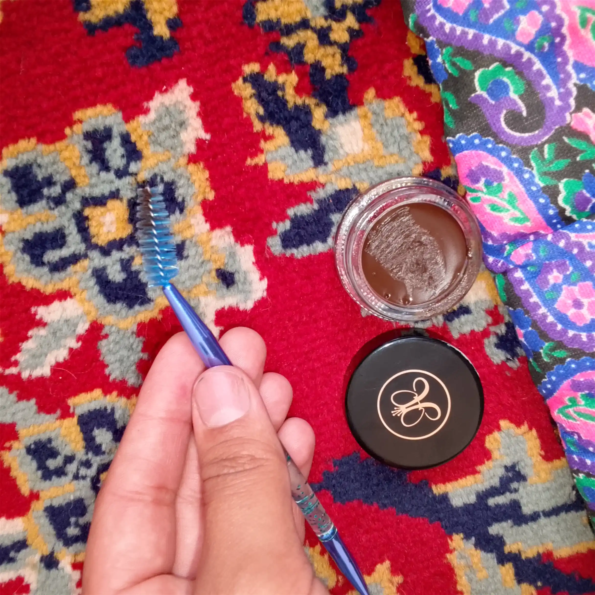 Qoshlar uchun bo'yoq geli Anastasia Beverly Hills Dipbrow Pomade, 4 gr + bonusiga cho'tka