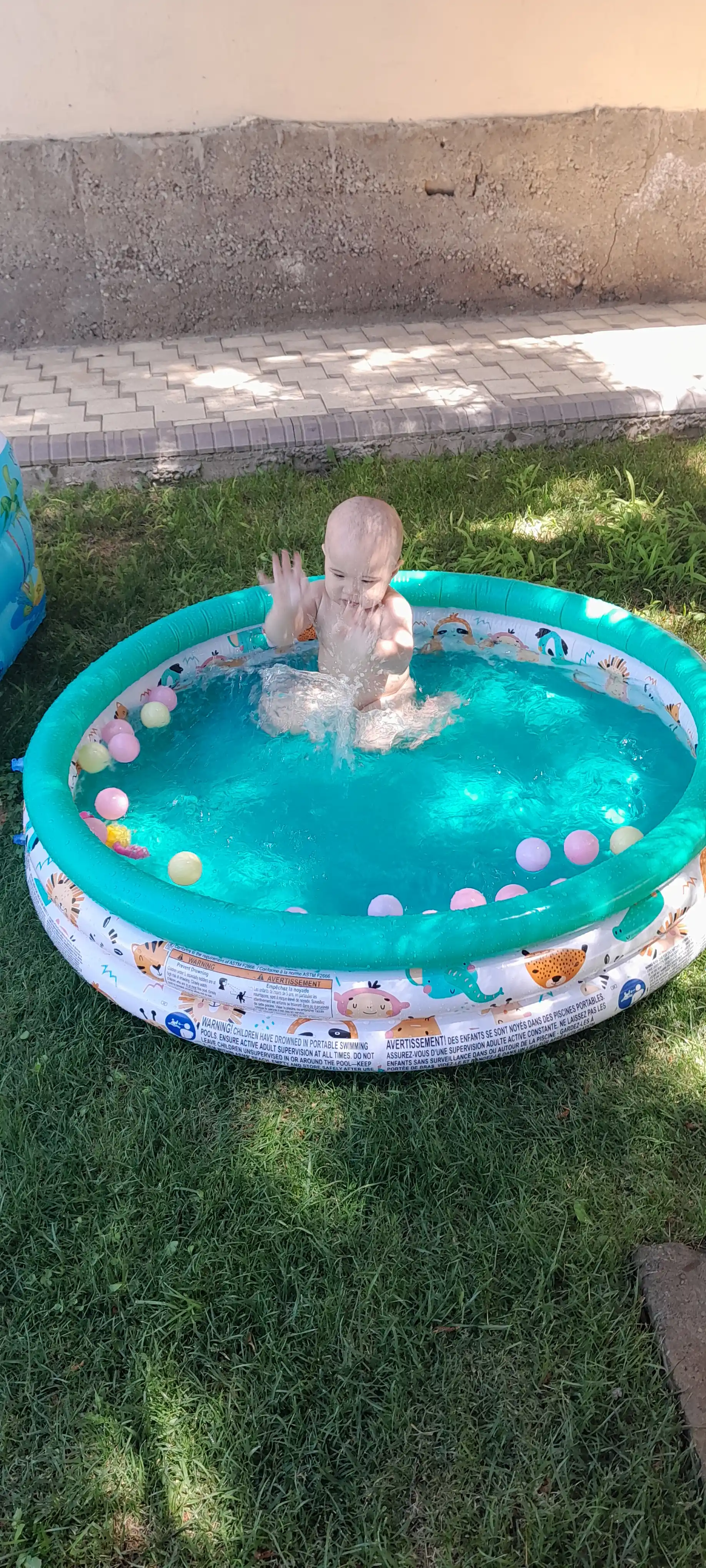 Детский бассейн надувной, безопасный для детей от 2-3 лет, до 522 литров, с ярким принтом