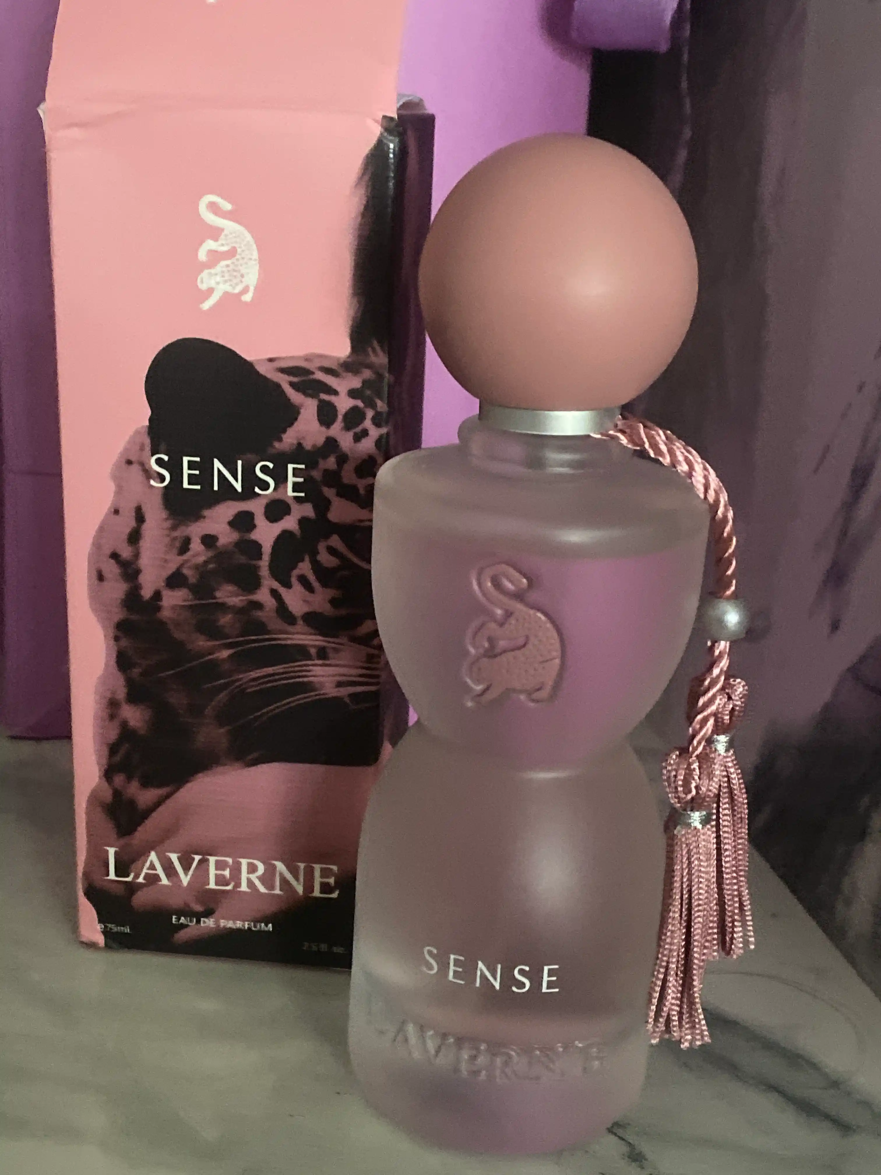 Parfyumlangan suv Laverne Sense, ayollar uchun