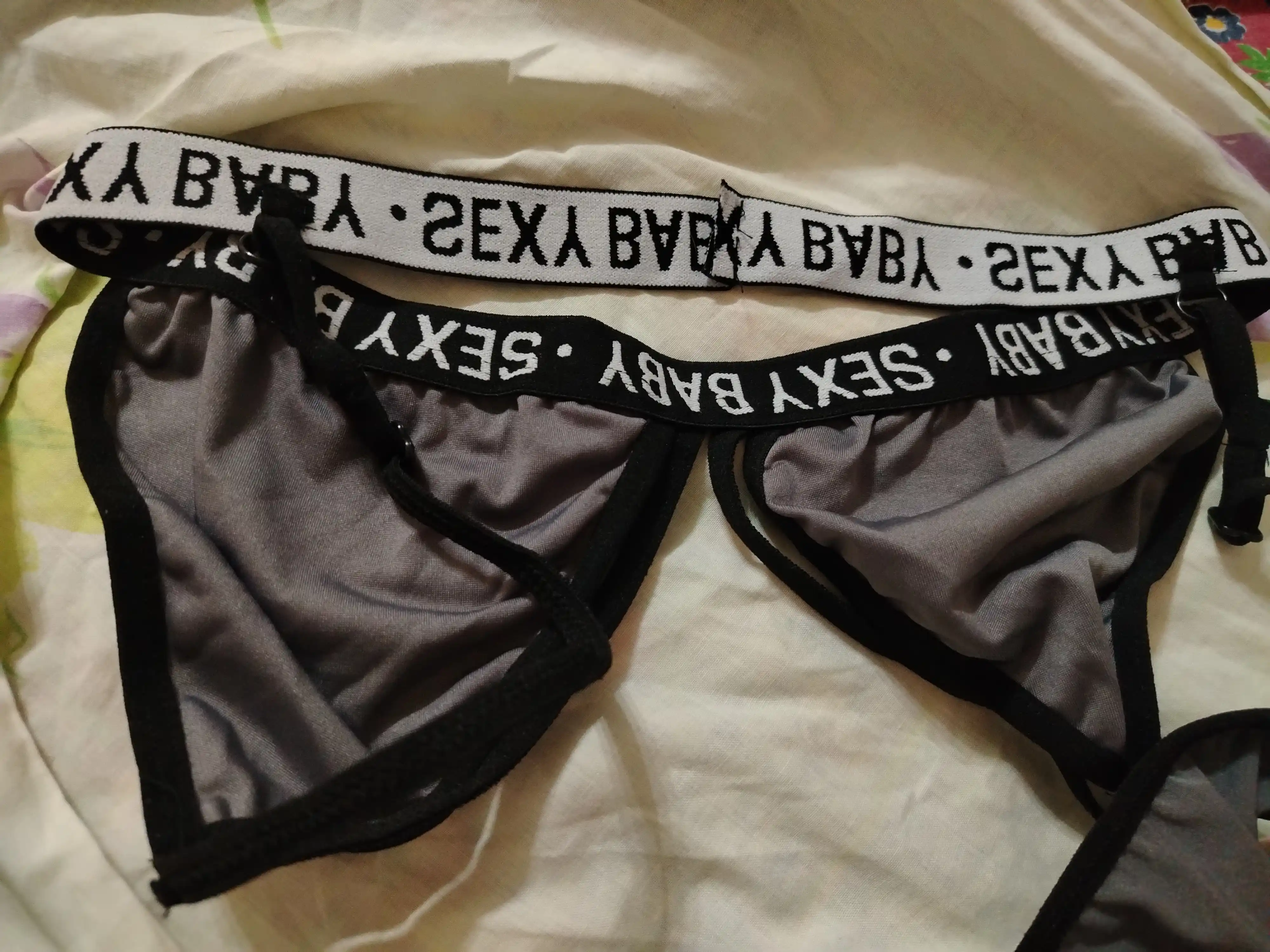 Ayollar ichki kiyim to'plami: sport uslubidagi suyaksiz top va string trusik, S–3XL