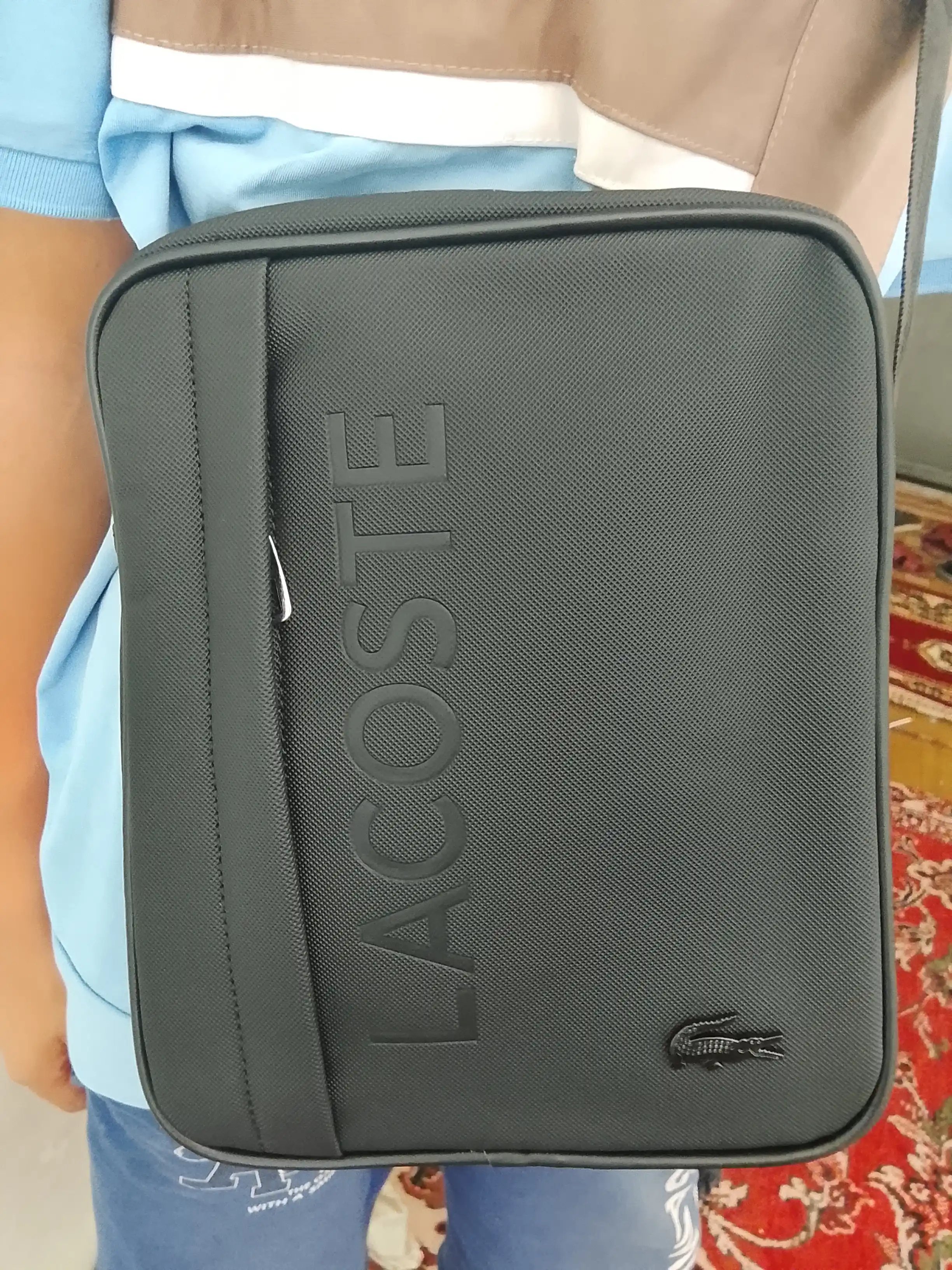 Мужская сумка Lacoste, удобная для ношения на работе и учебе, с широкими внутренними