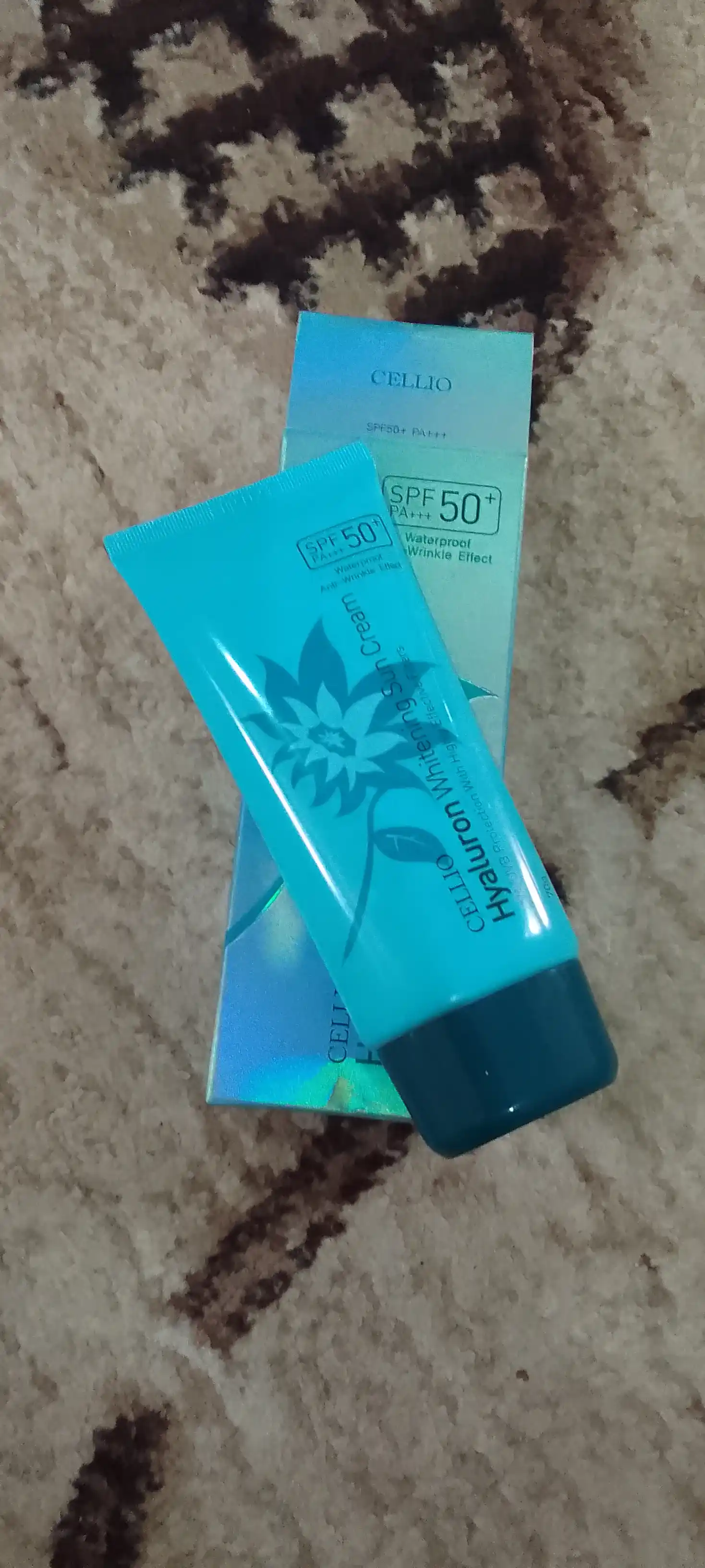 Yuz uchun namlantiruvchi va quyoshdan himoya qiluvchi krem, Dr.Cellio 98%, SPF 50+, Koreya