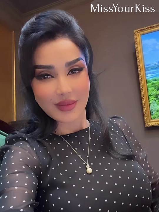 Ayollar zanjiri, jemchugli va toshli, bo'yin uchun