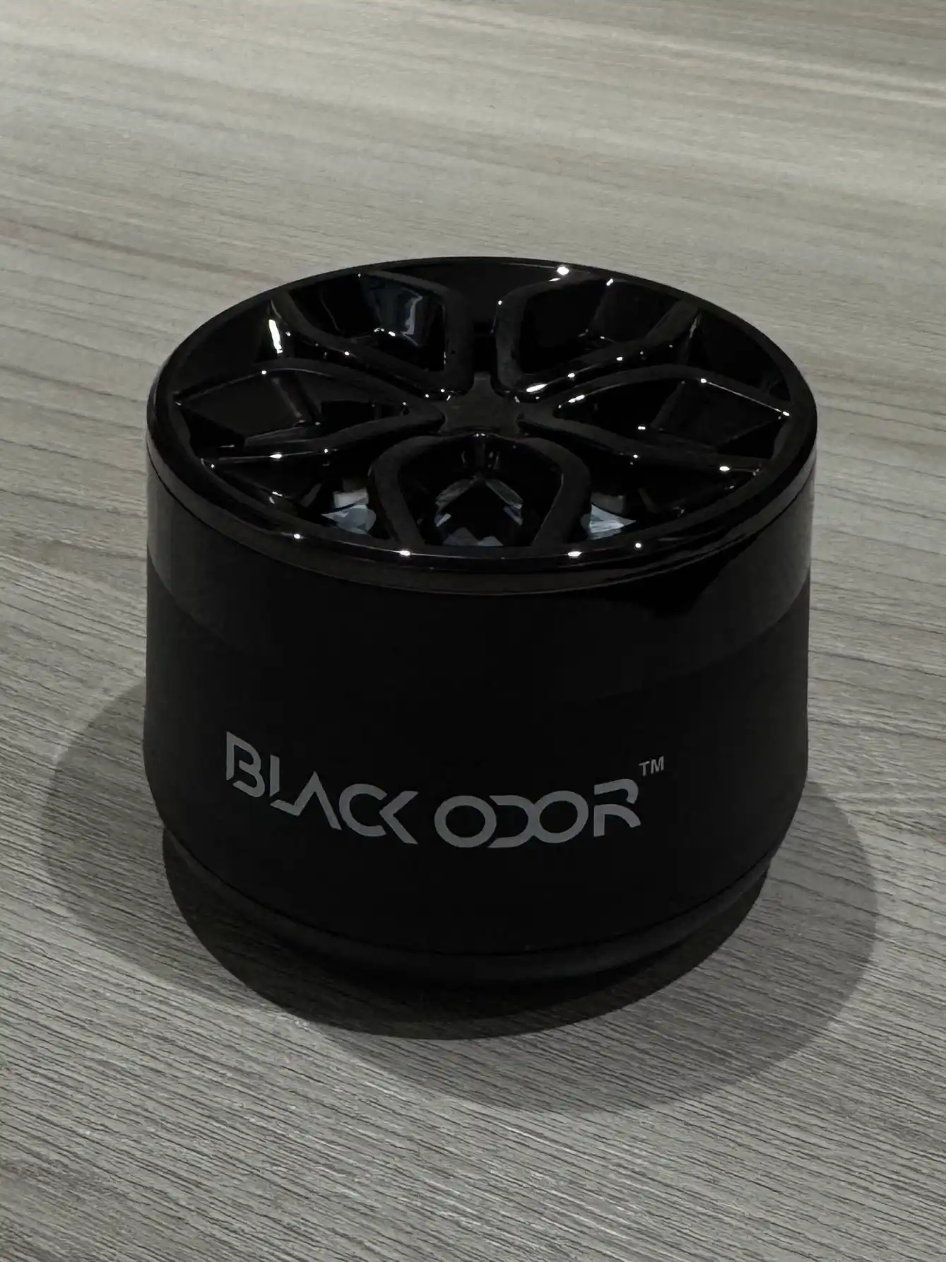Mashina, uy, ofis uchun "BLACK ODOR" xushbo‘ylantiruvchisi va xushbo‘ylantiruvchisi