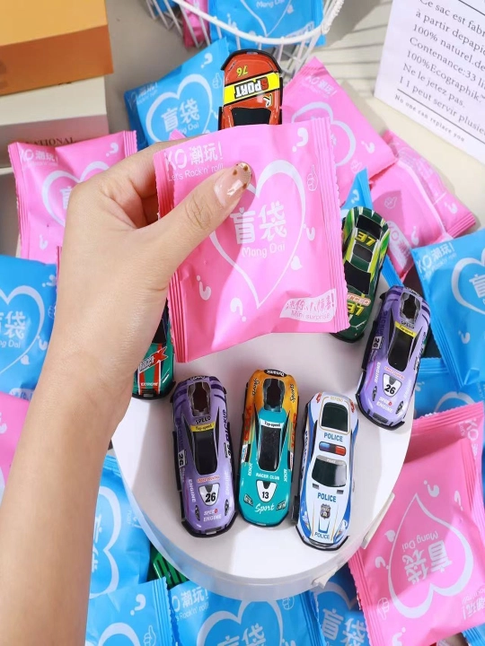 Mini surprise, paketda mashina, elektr mini mashinalar, 3 dona