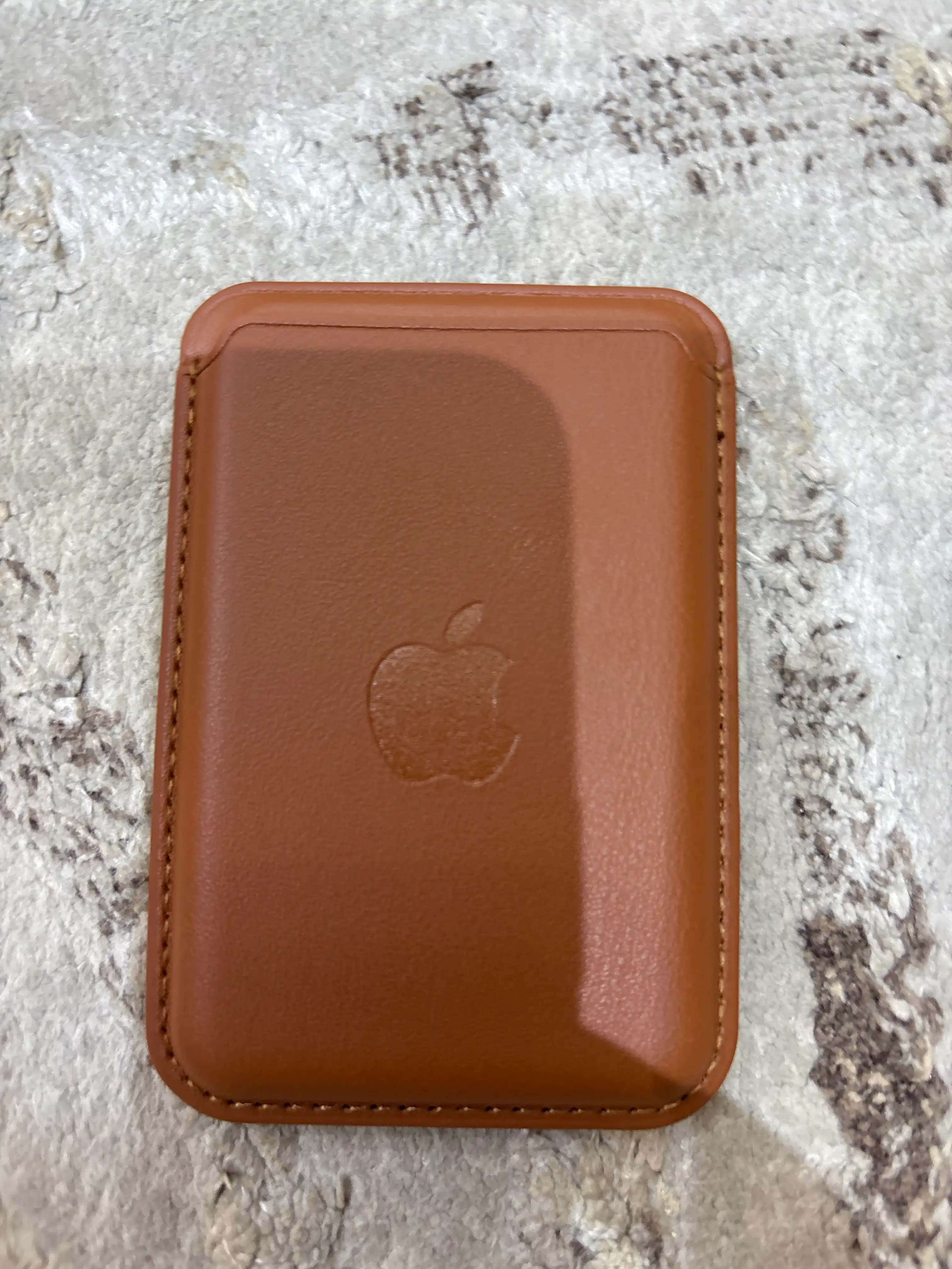 IPhone uchun MagSafe kartxolder, bank kartalari uchun