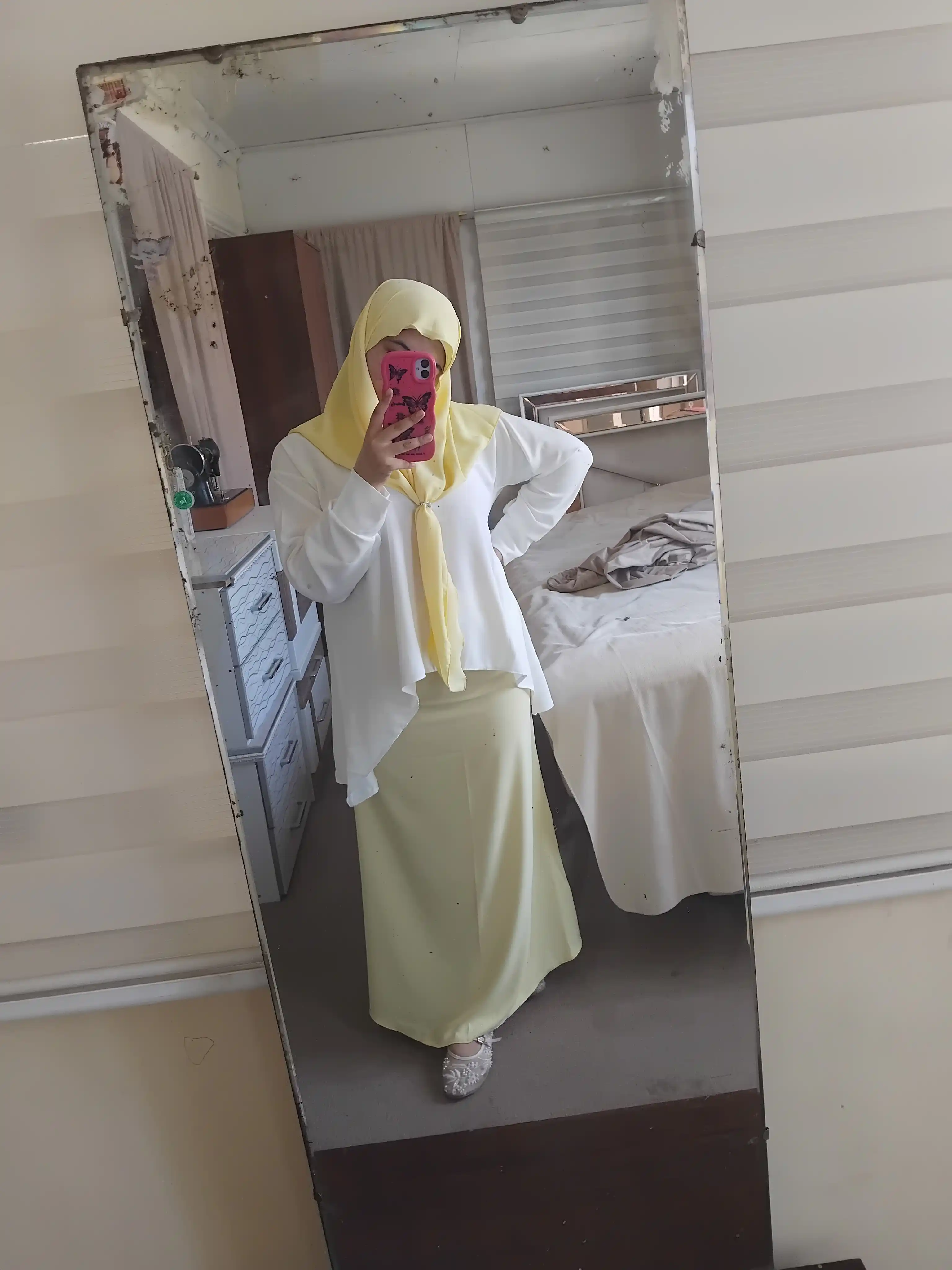 Ayollar uchun troyka to'plami – kofta, yubka va sharf, Bayan mato, standart 44–50 razmer