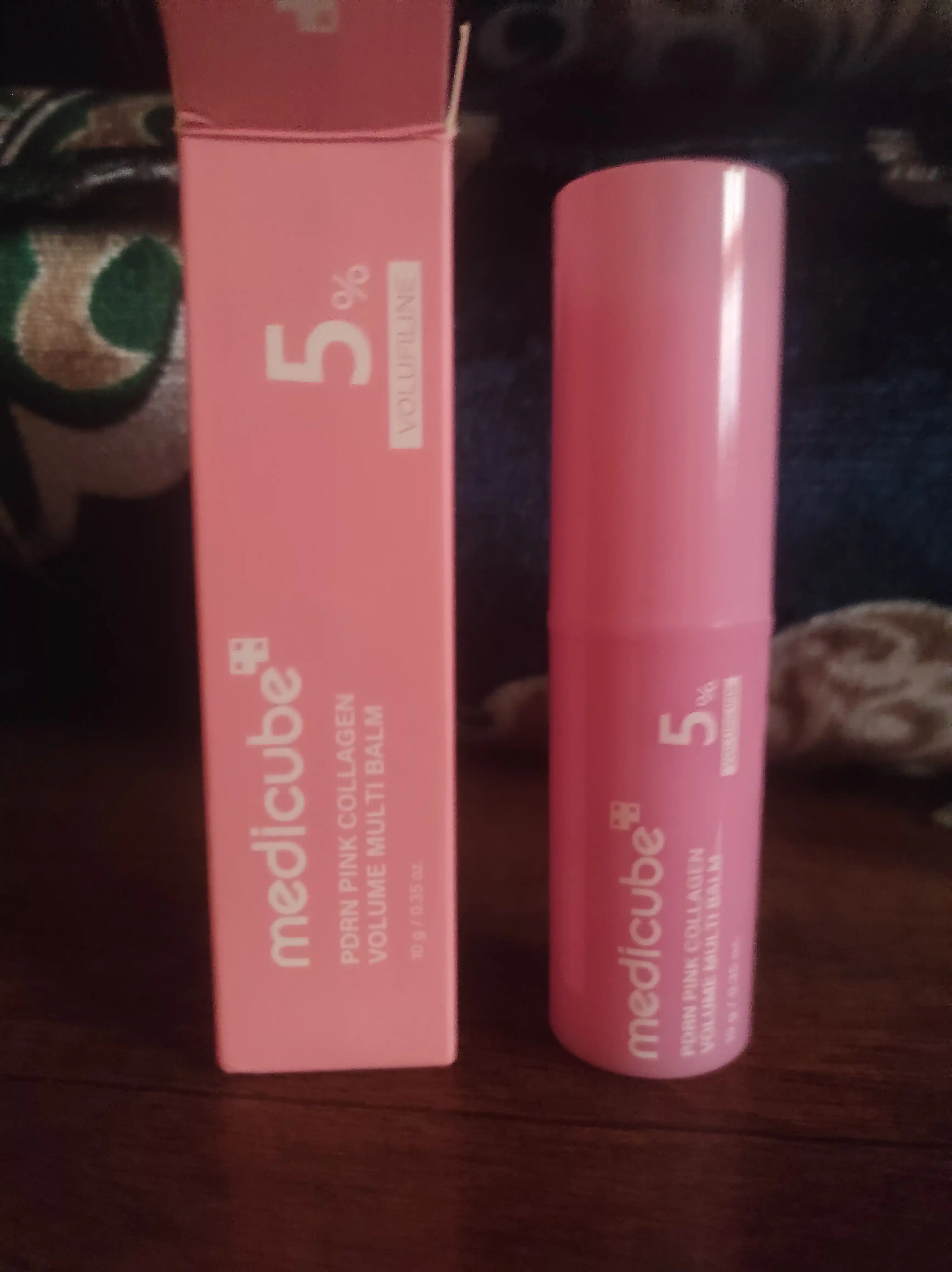 Medicube PDRN Pink Collagen Volume Balm yuz uchun yoshartiruvchi balzam, Ajinlarga qarshi