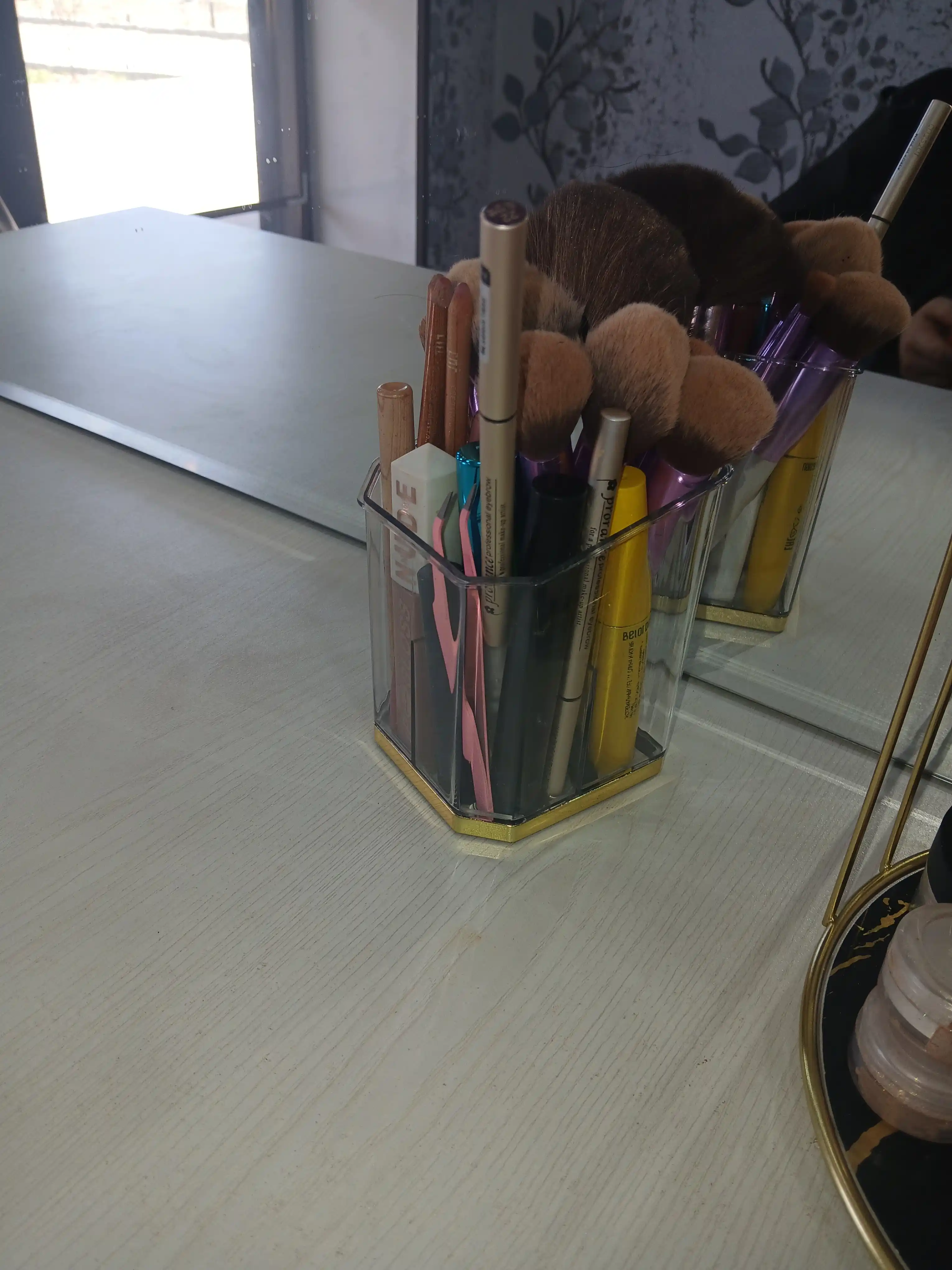 Kosmetik organizer Gold akril quti – paxtrali disk va paxta tayoqchalari uchun