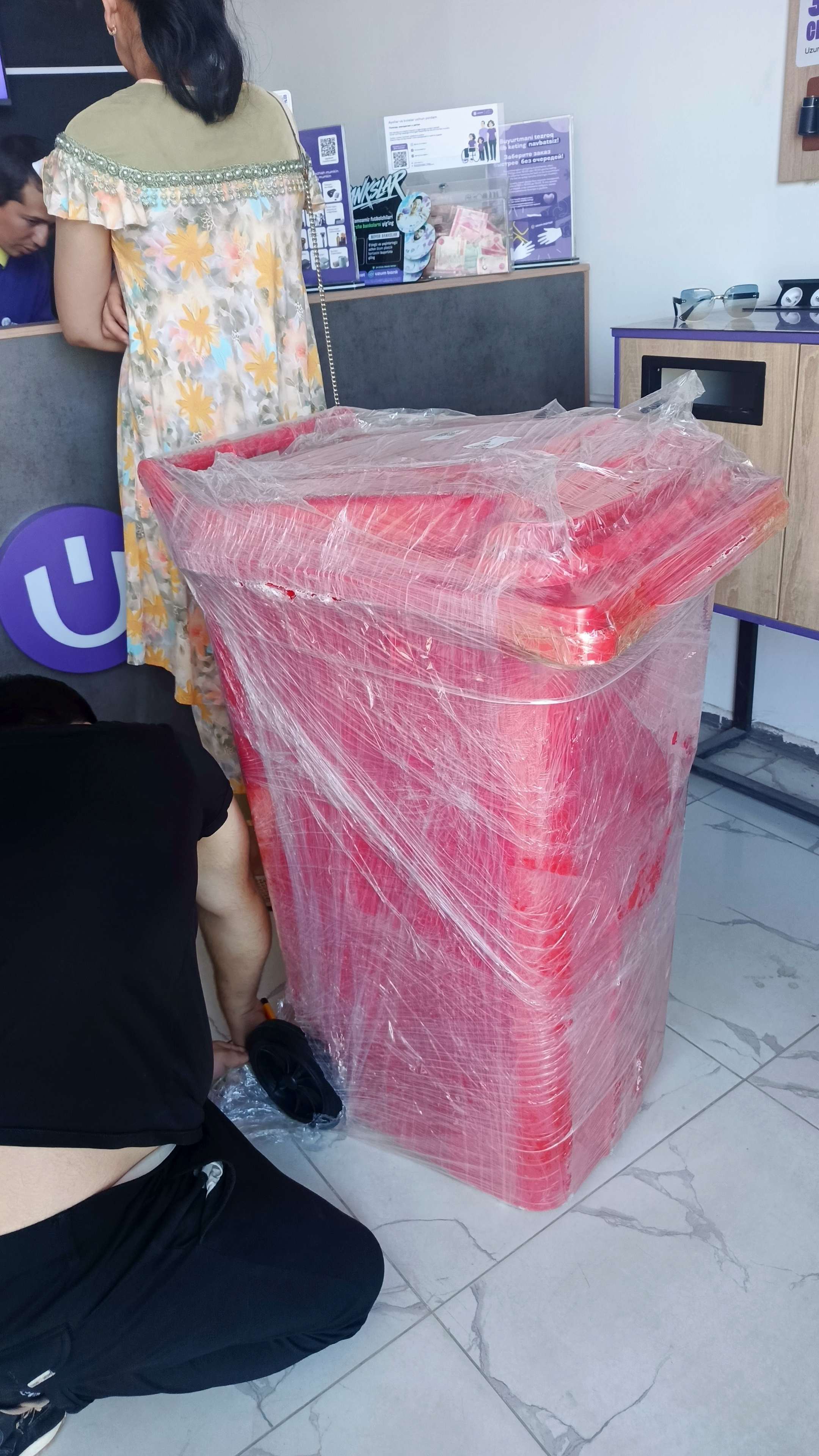 Chiqindi uchun plastik urna, chiqindi idishi, g'ildirakli