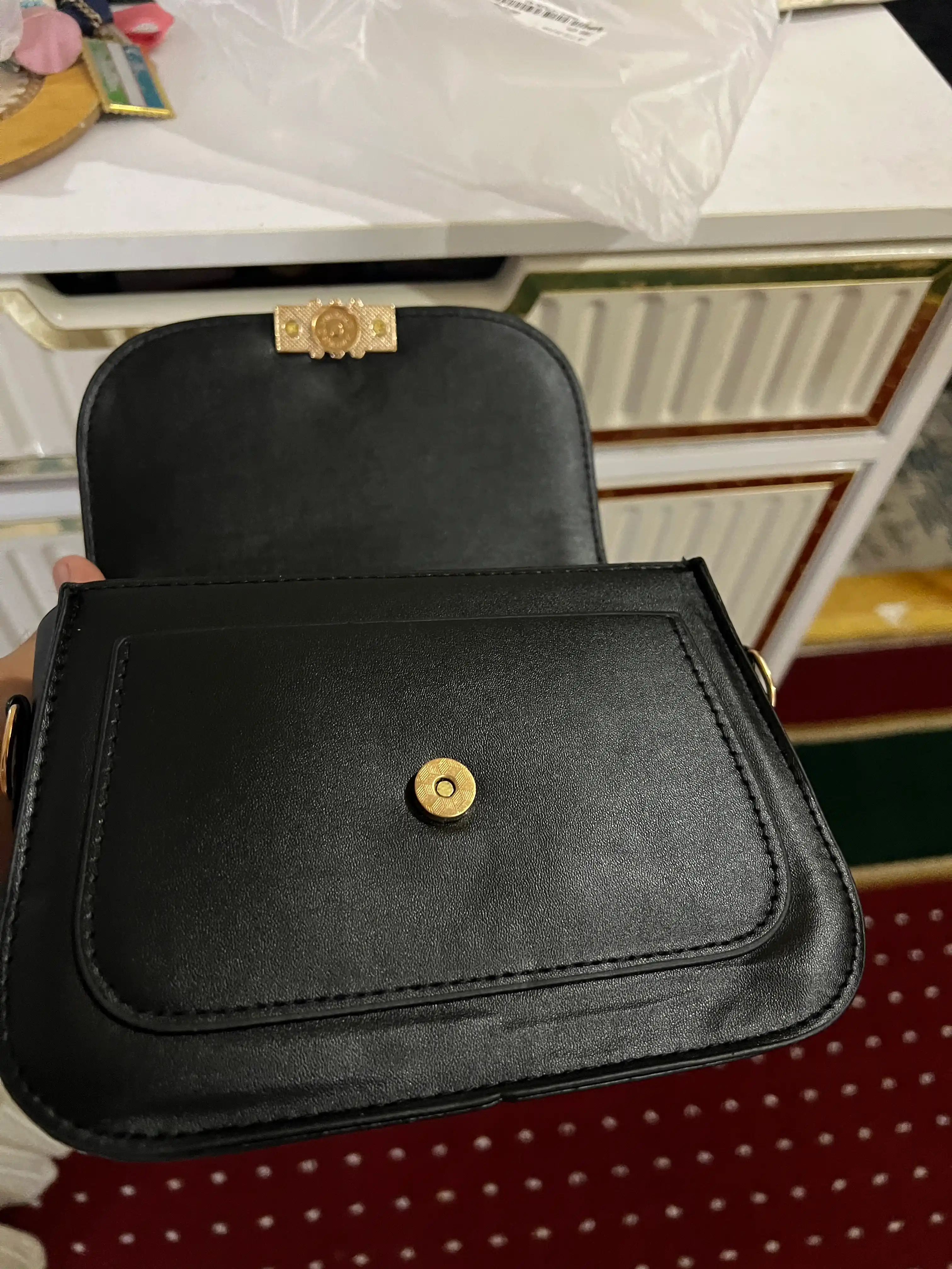 Ayollar sumkasi, sumka ayollar uchun