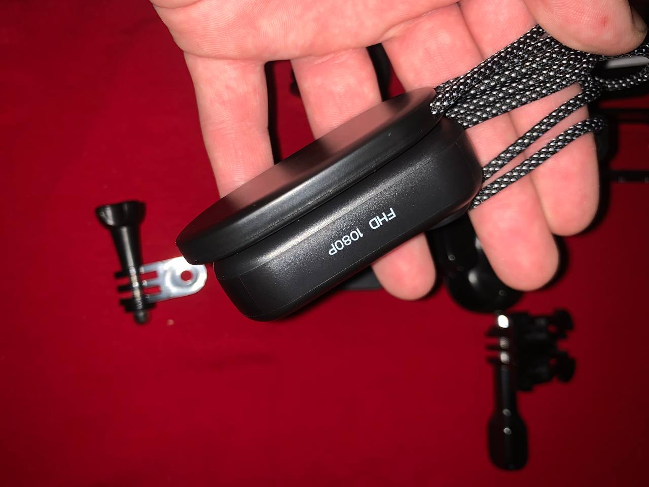 Magnitli mini ekshn-kamera Full HD 1080p Wi-Fi, 32 GB karta va mahkamlagichlar