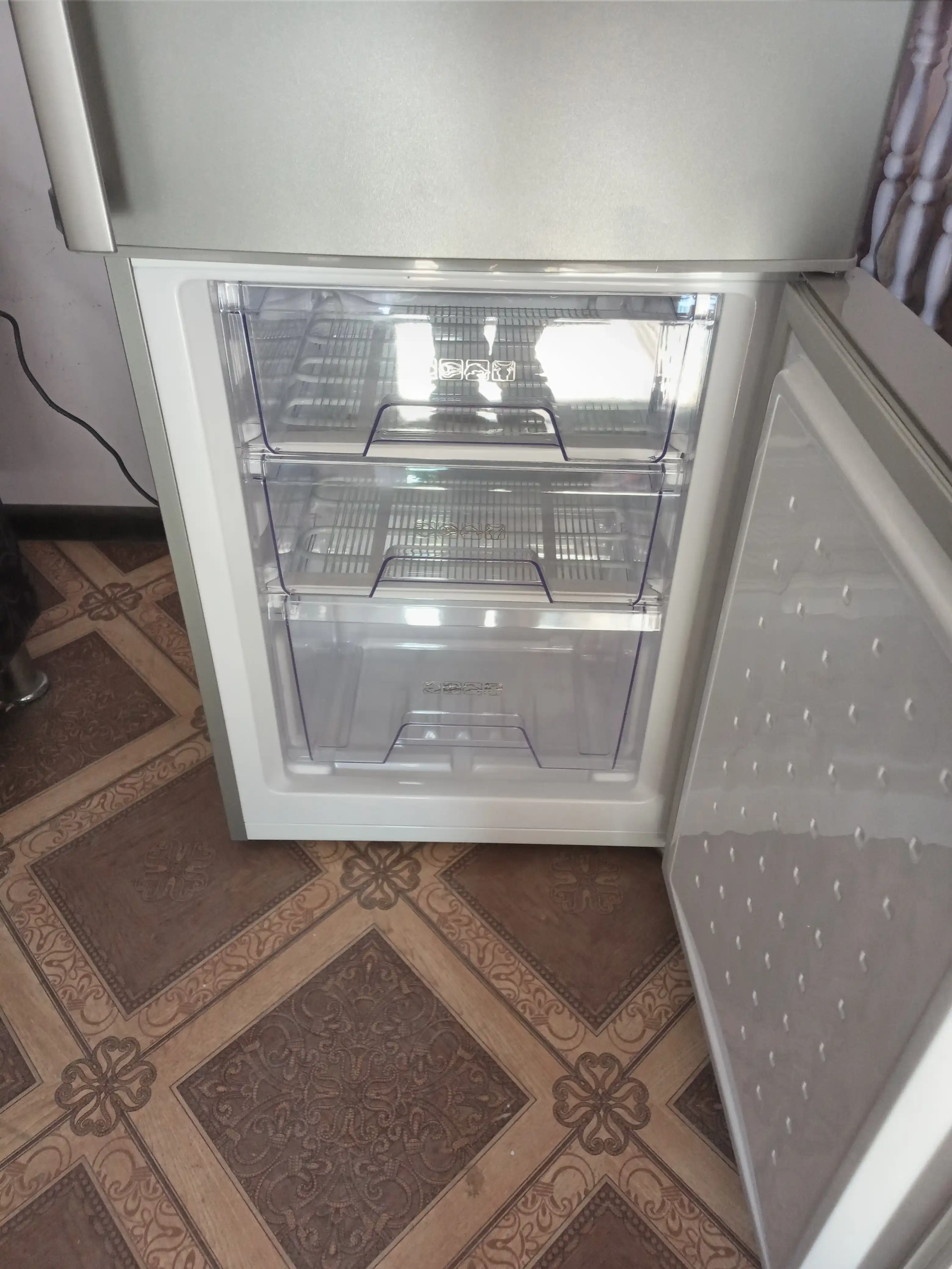 Sovutgich Shivaki HD 345 RN, 265 litr, Bio Frost