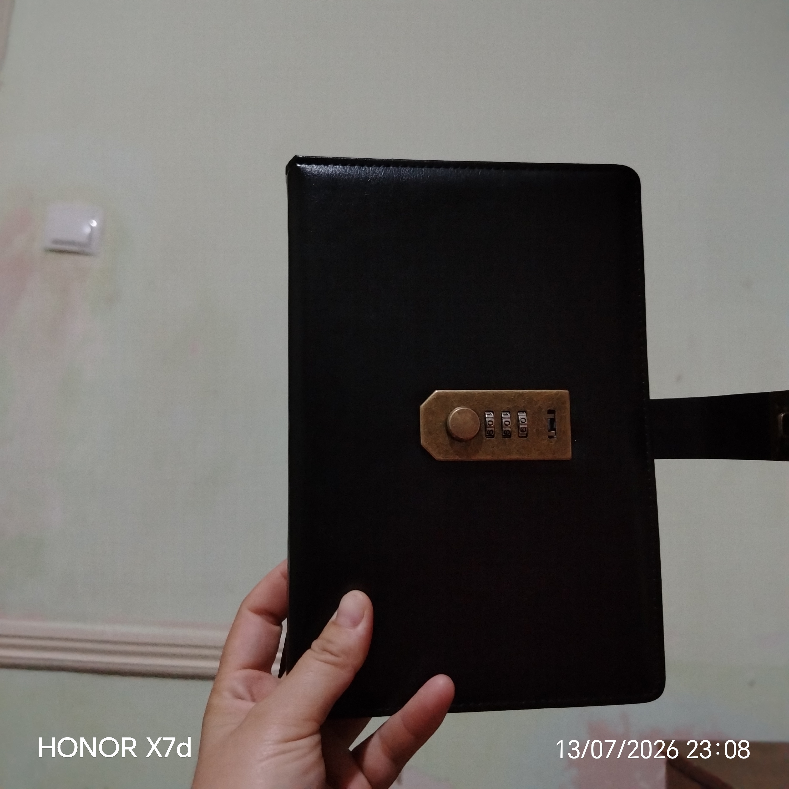 Блокнот с кодовым замком