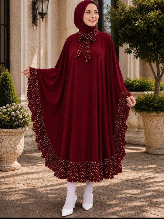 Nafis hijob liboslar to‘plami to‘q qizil, to‘q ko‘k va qora ayollar uchun goroshkali yozgi