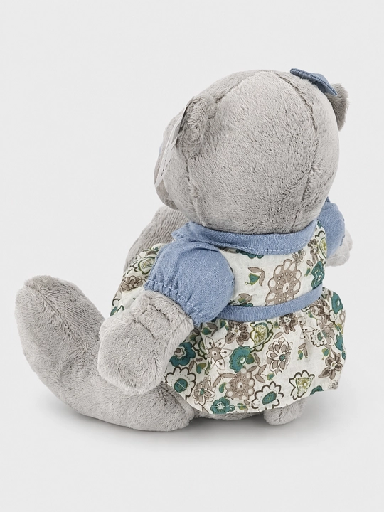Djinsi yengli gulli ko‘ylak kiygan Zak Toys ayiqchasi