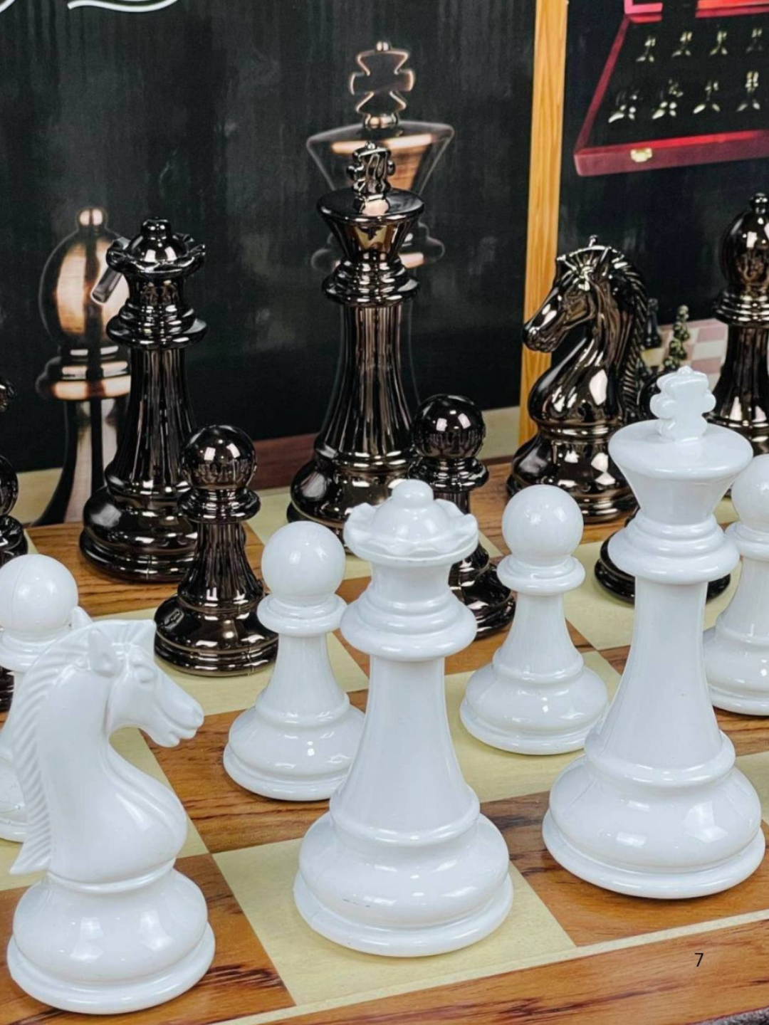 Premium darajadagi yog‘ochdan shaxmat to‘plami O‘lchami: 53 × 53 sm