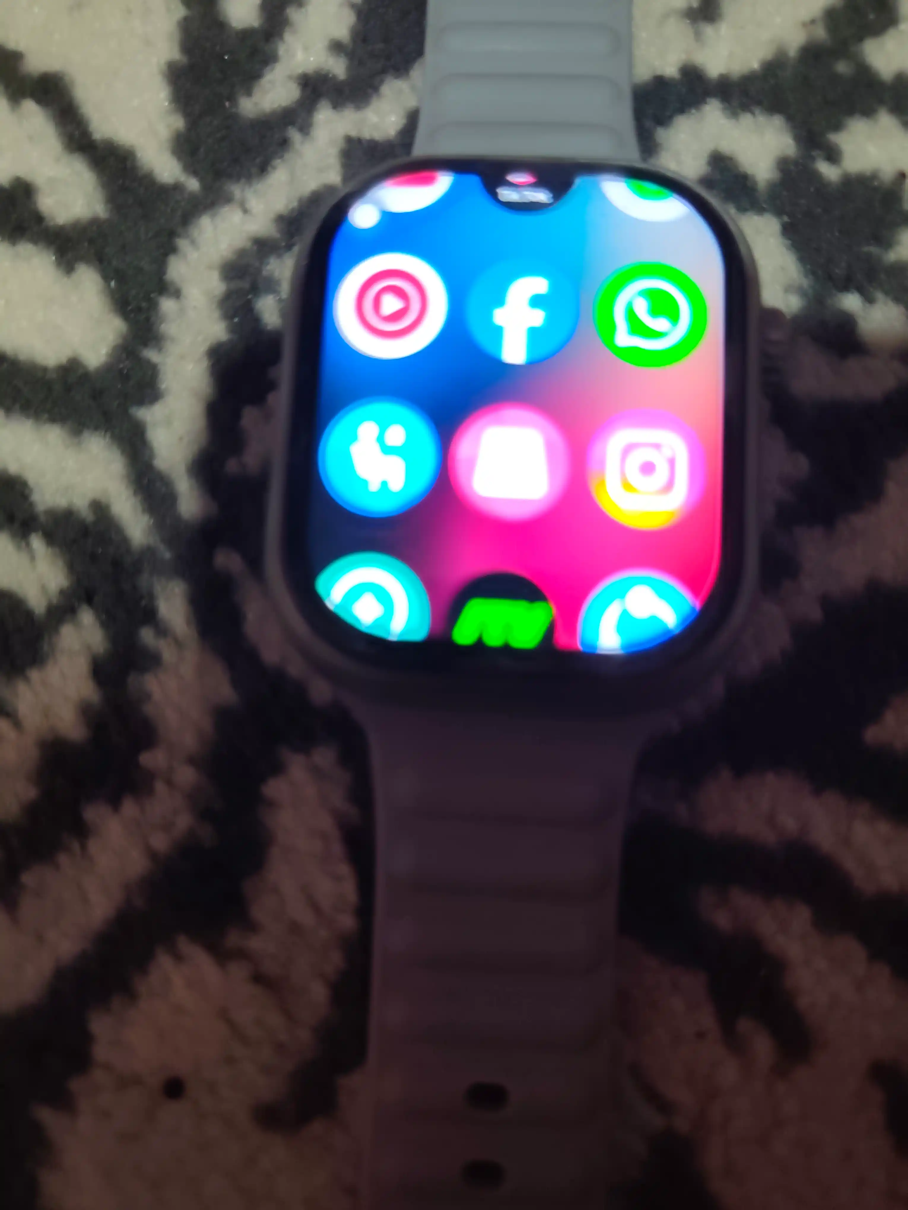 Smartwatch modio ST12. playmarket bor. simkarta o'qiydi. kamera bor