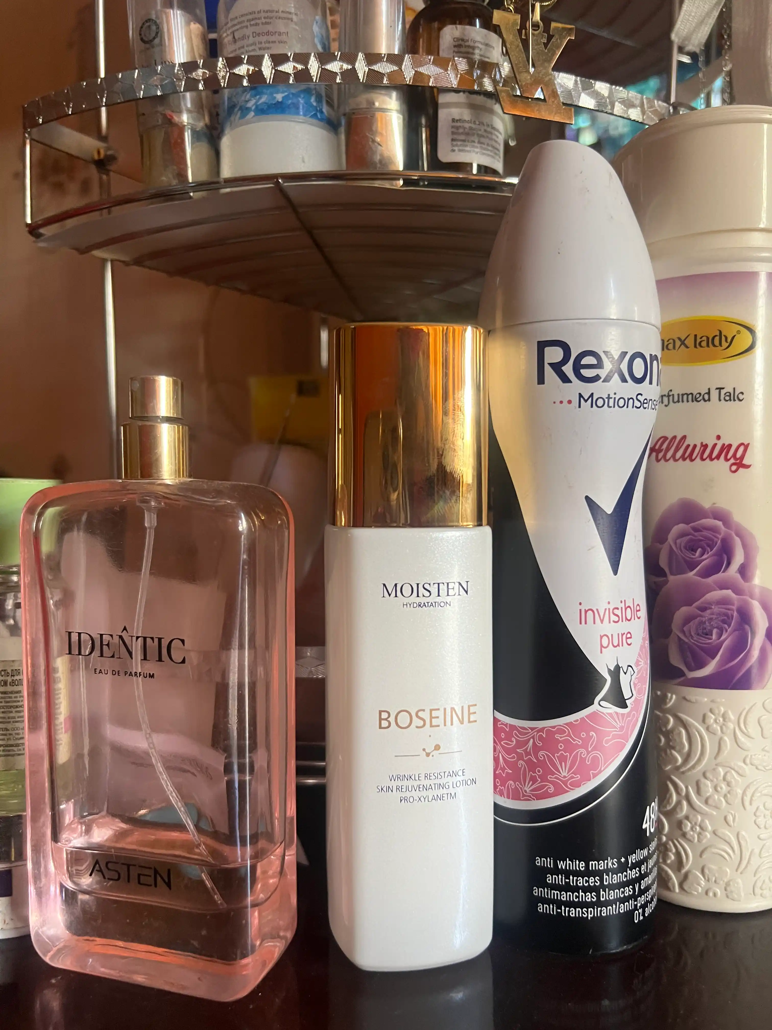 Молочко Boseine Essence омолаживает, увлажняет и предотвращает сухость кожи всего тела