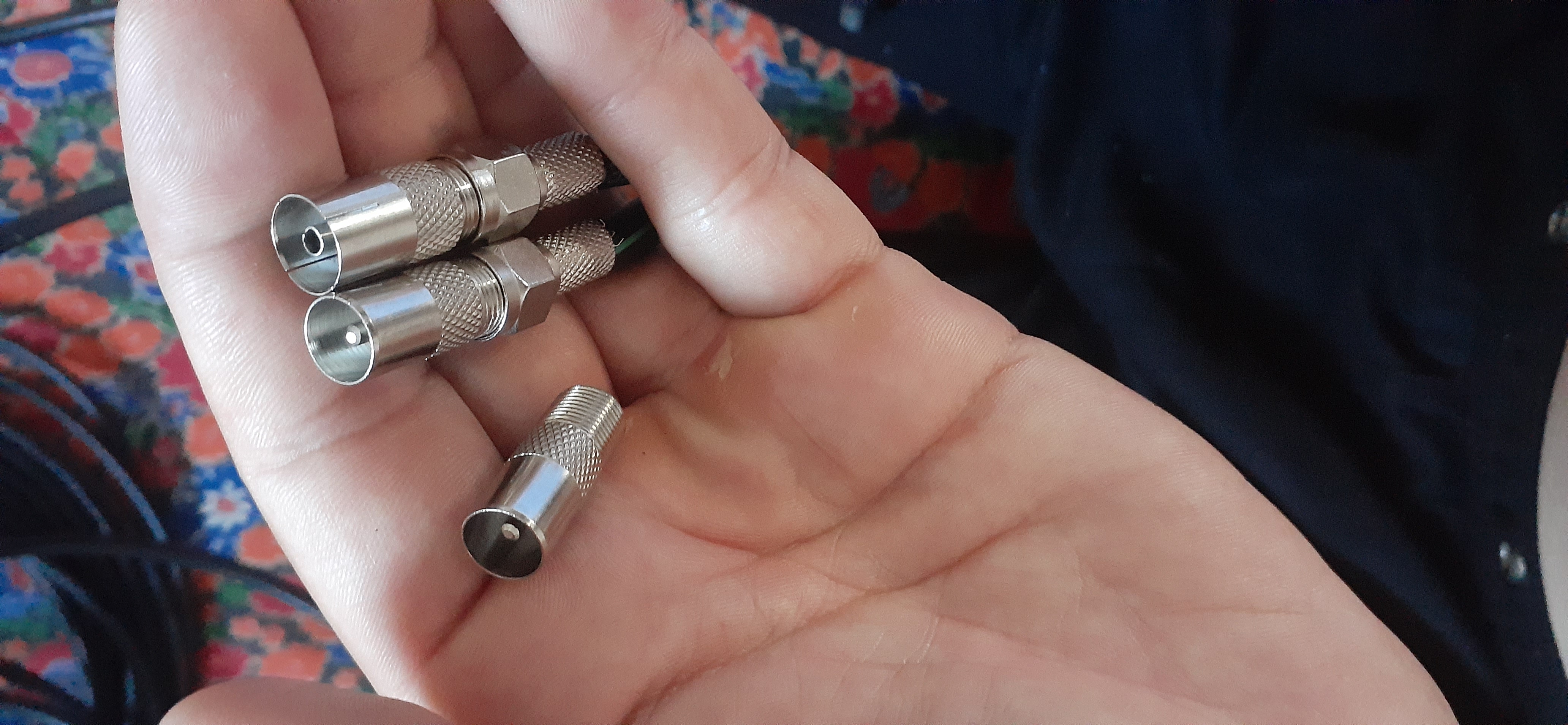Televizor antenna va kabel televideniyasi uchun koaksial kabellar RG-6, TV kabel-shnur