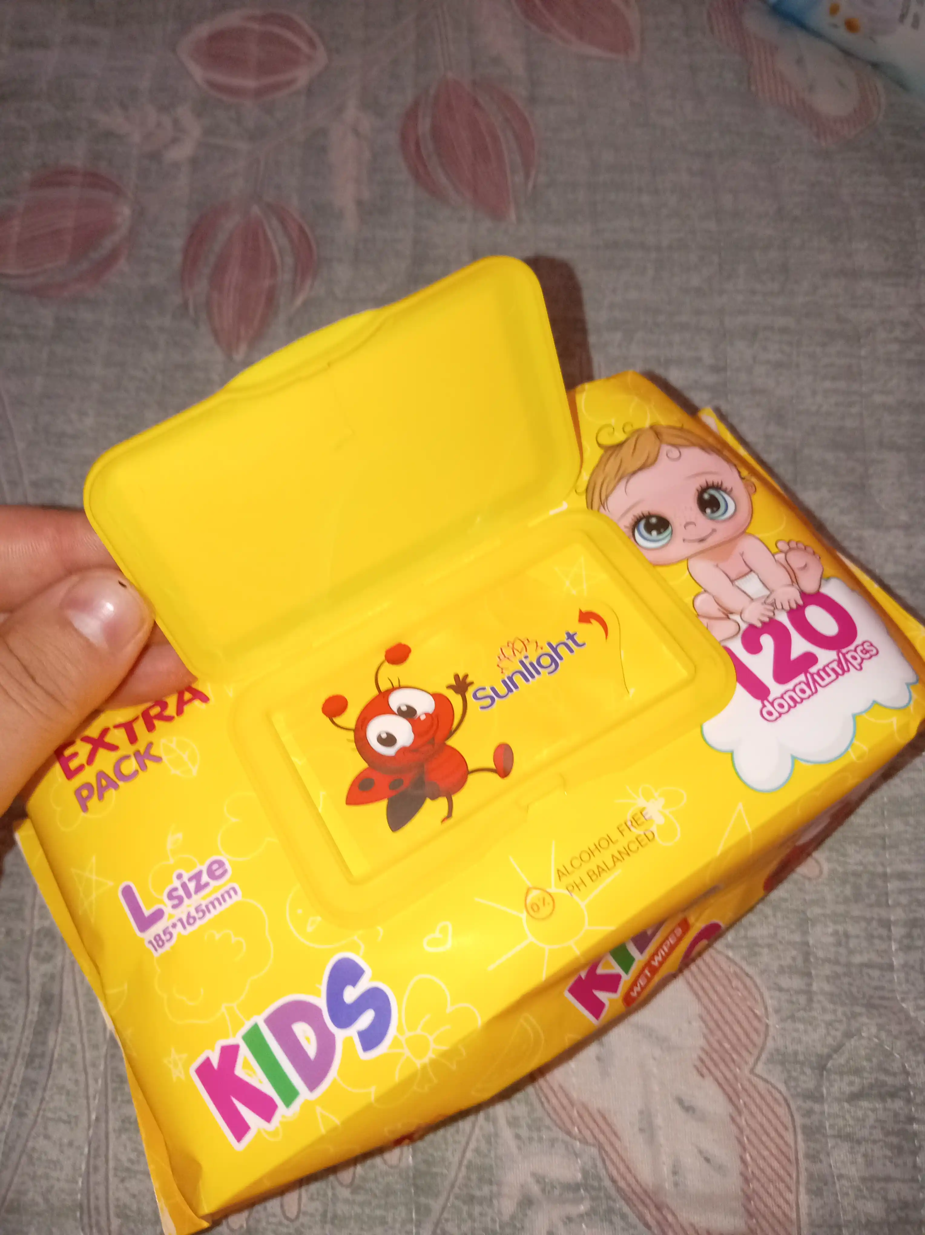 Nam salfetkalar "Kids ladybug" Quyosh nuri, 120 dona