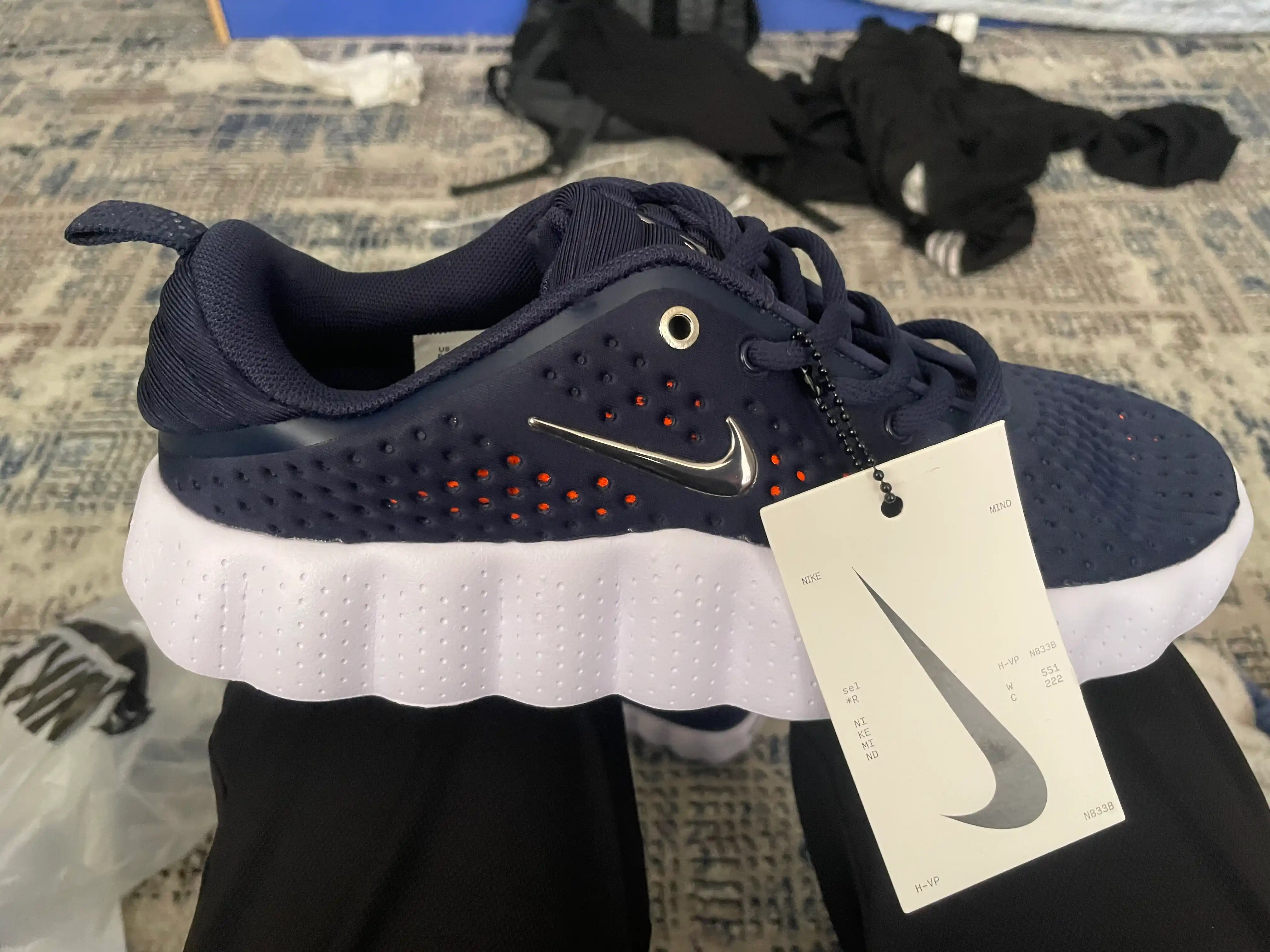 Nike Кроссовки Mind 002 — инновационный комфорт