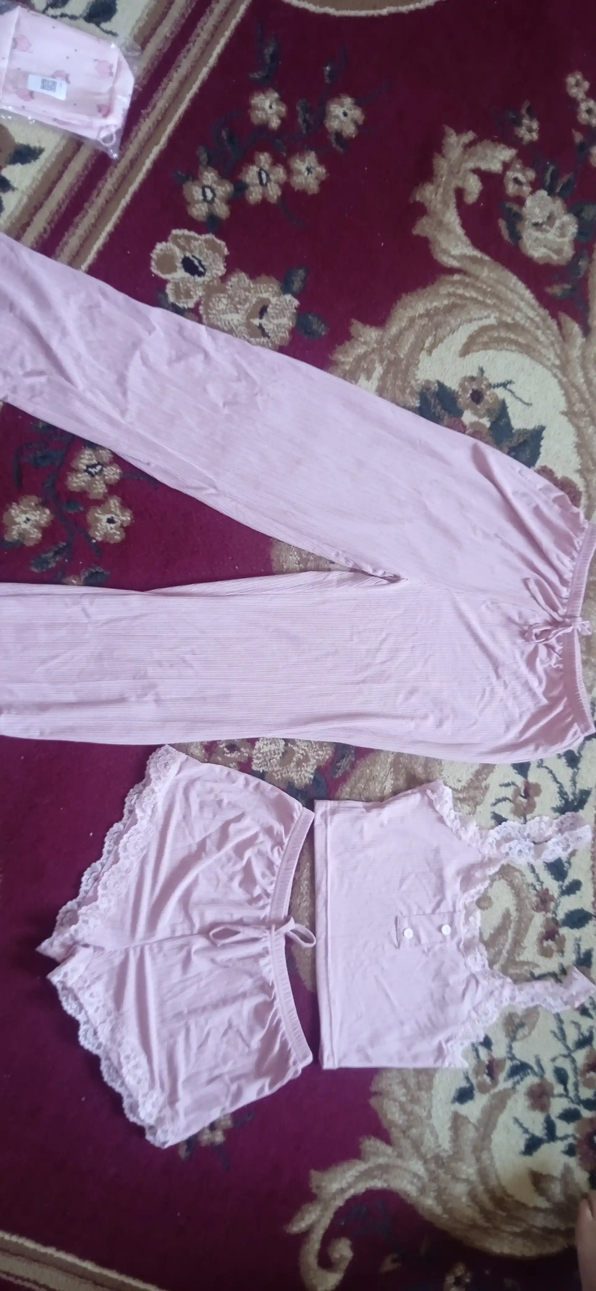 Ayollar pijamasi, 3 ta 1 da, tungi pijama