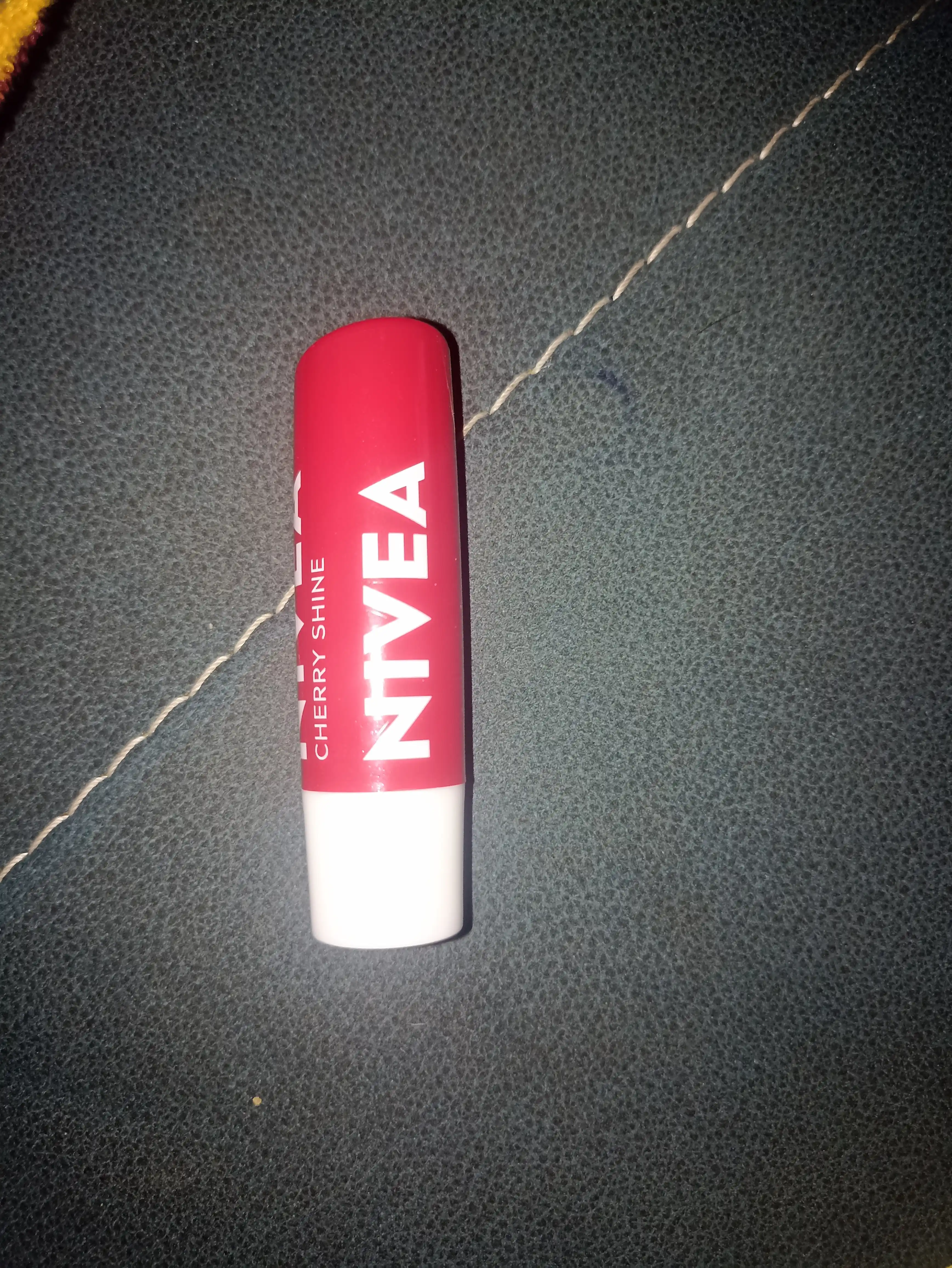 Бальзам для губ NIVEA, с вишнёвым сиянием, 4.8 г