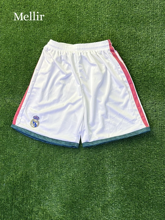 Real Madridning 2024/25-yilgi mavsumdagi uchinchi formasi - pushti rangli versiya