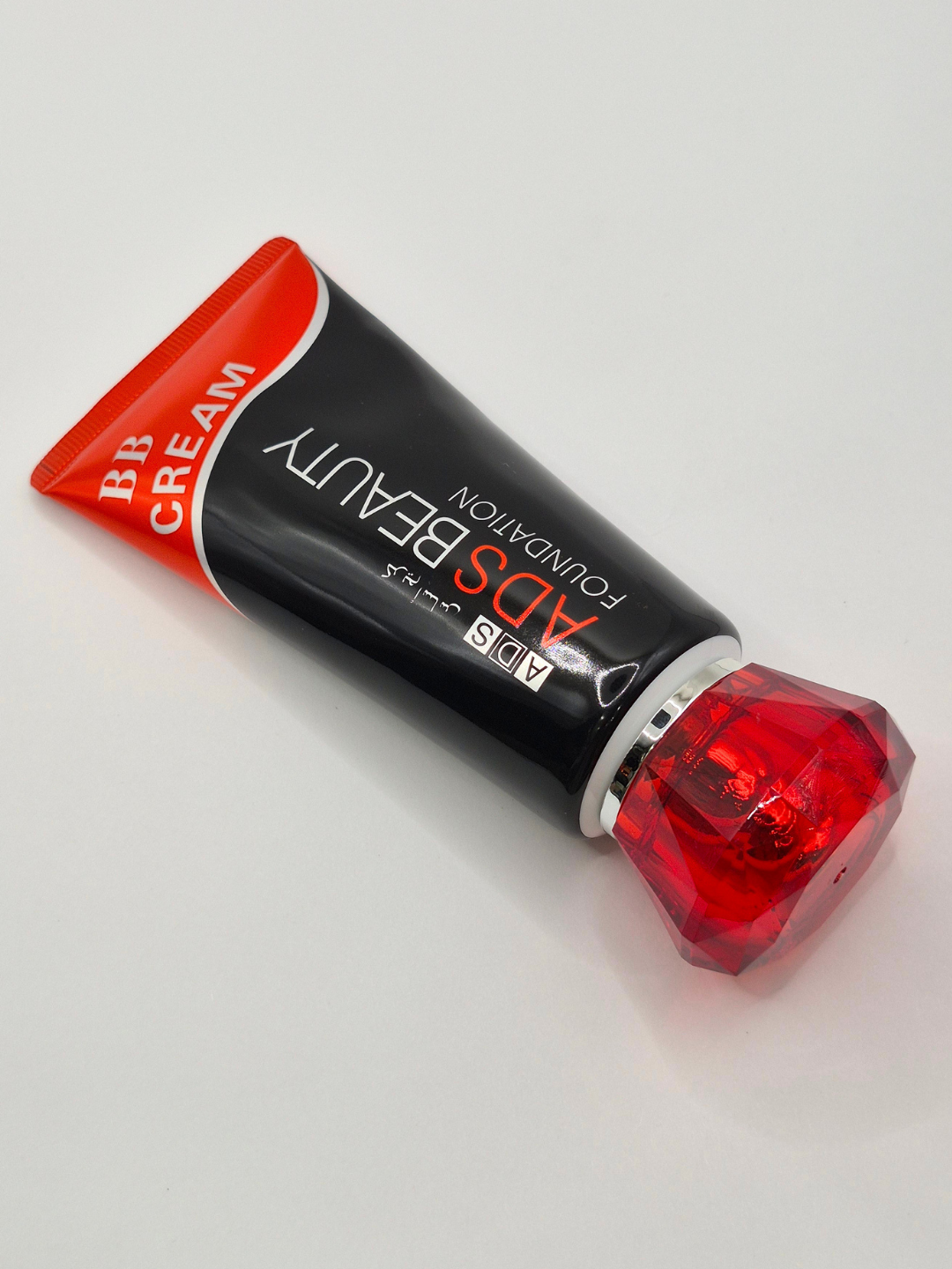 Yuz uchun BB krem-tonal asos ADS  namlovchi va tekislovchi effekt, 50 ml - 
