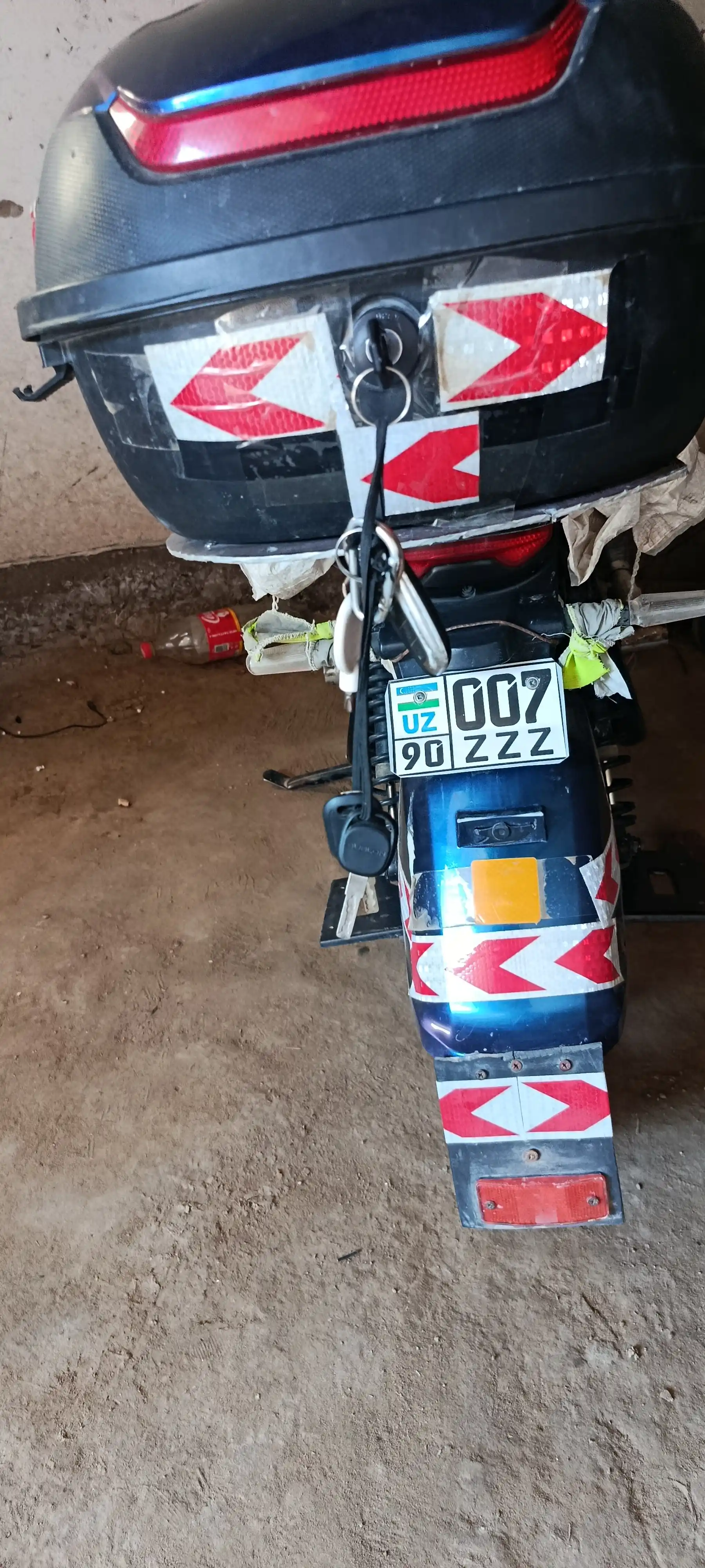 Skuter uchun o‘t oldirish kalitlari va yukxona to‘plami