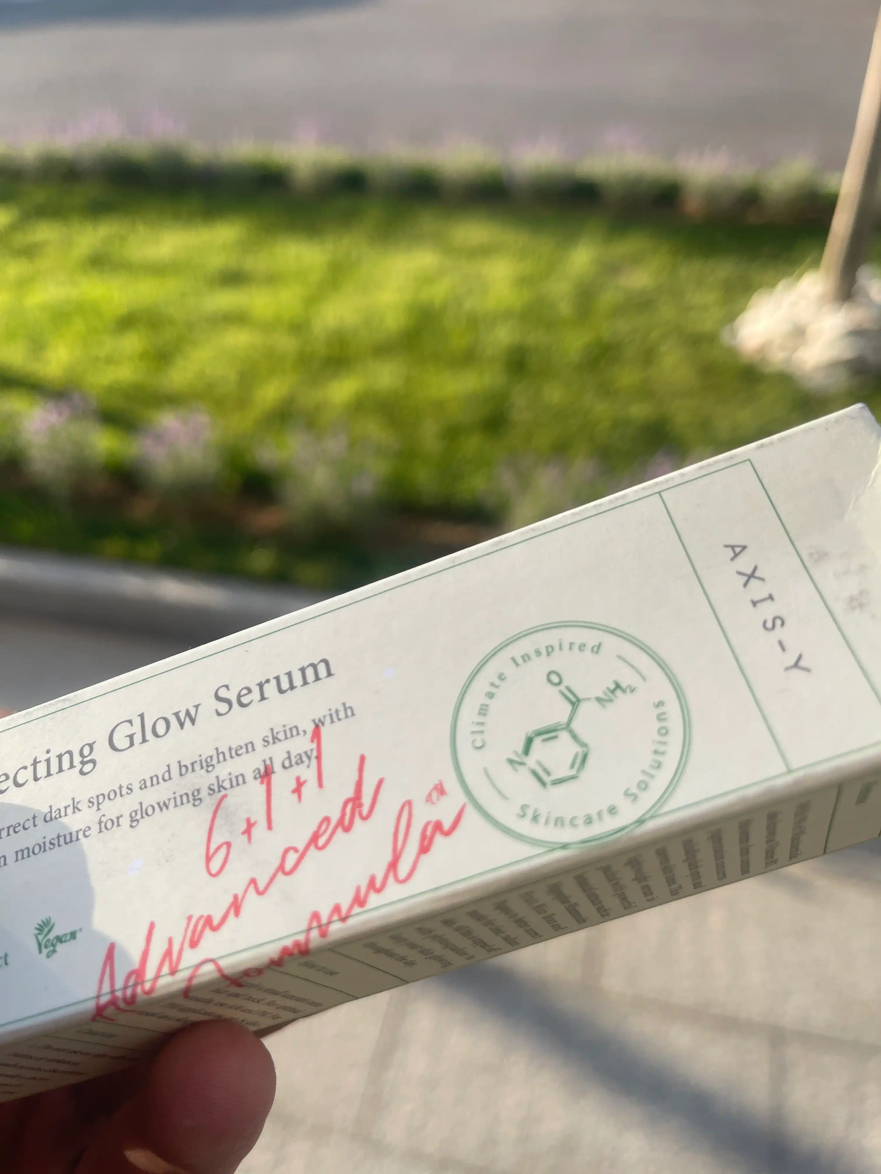 Dark Spot Correcting Glow Serum tiniqlashtiruvchi zardobi, Axis-Y 50 ml