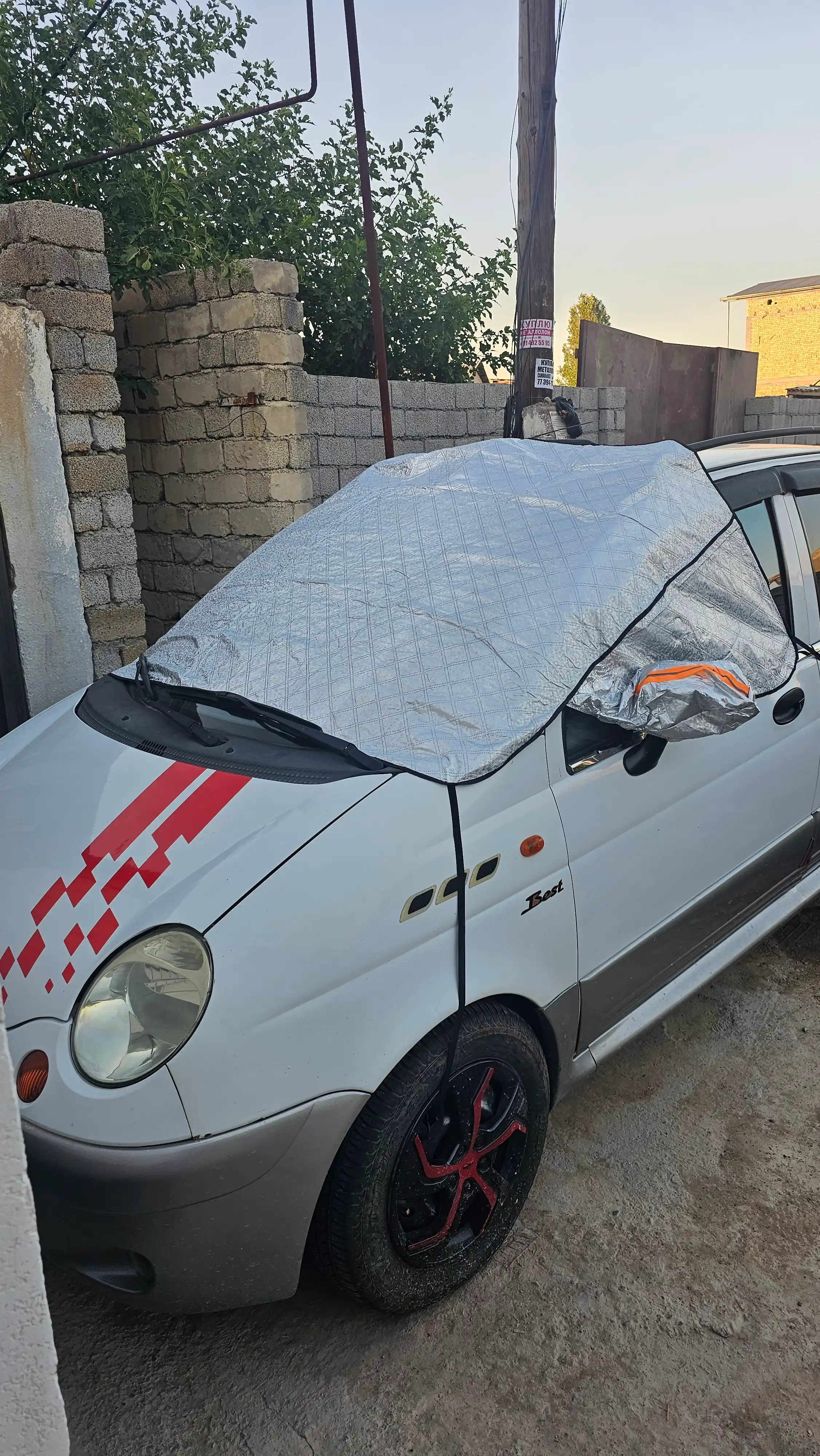 Avtomobil old oynasi uchun magnitli himoya yopqichi