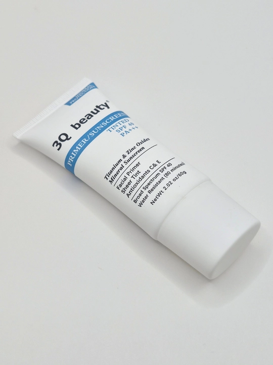 3Q Beauty Tinted SPF 40 PA+++ mineral quyoshdan himoyalovchi krem-praymeri, 60 g - 
