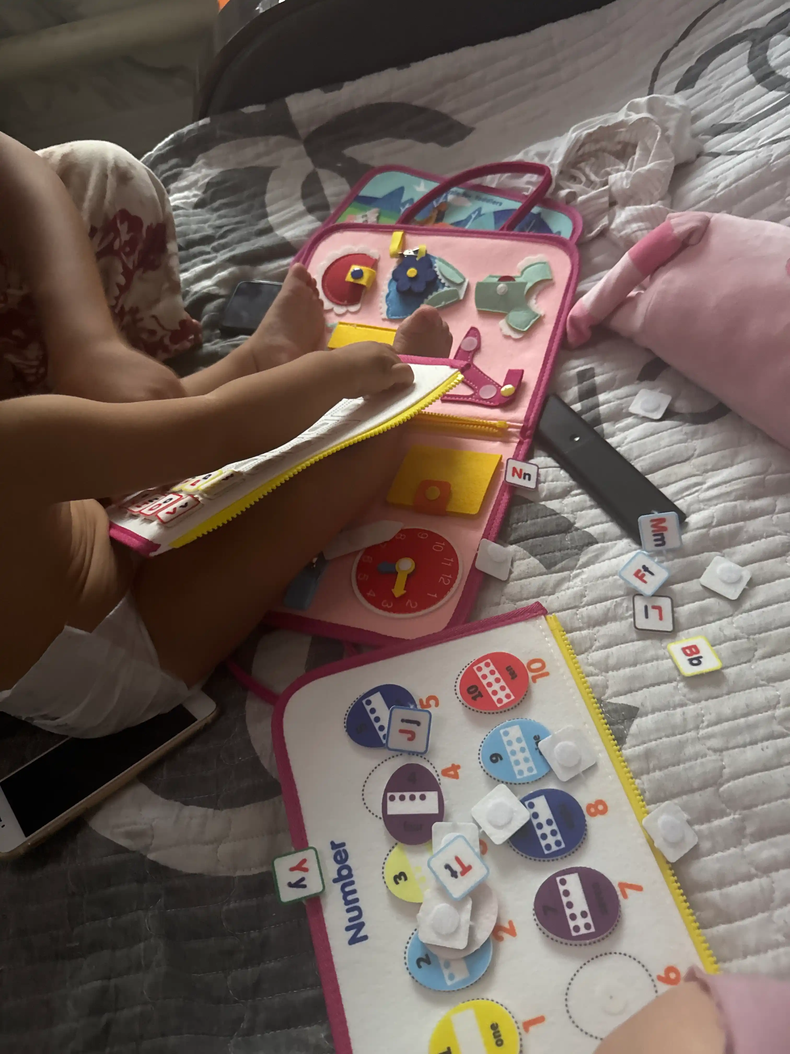 O'quv o'yinchoq kitobi bizibord, rivojlantiruvchi o`yin. yumshoq kitob,