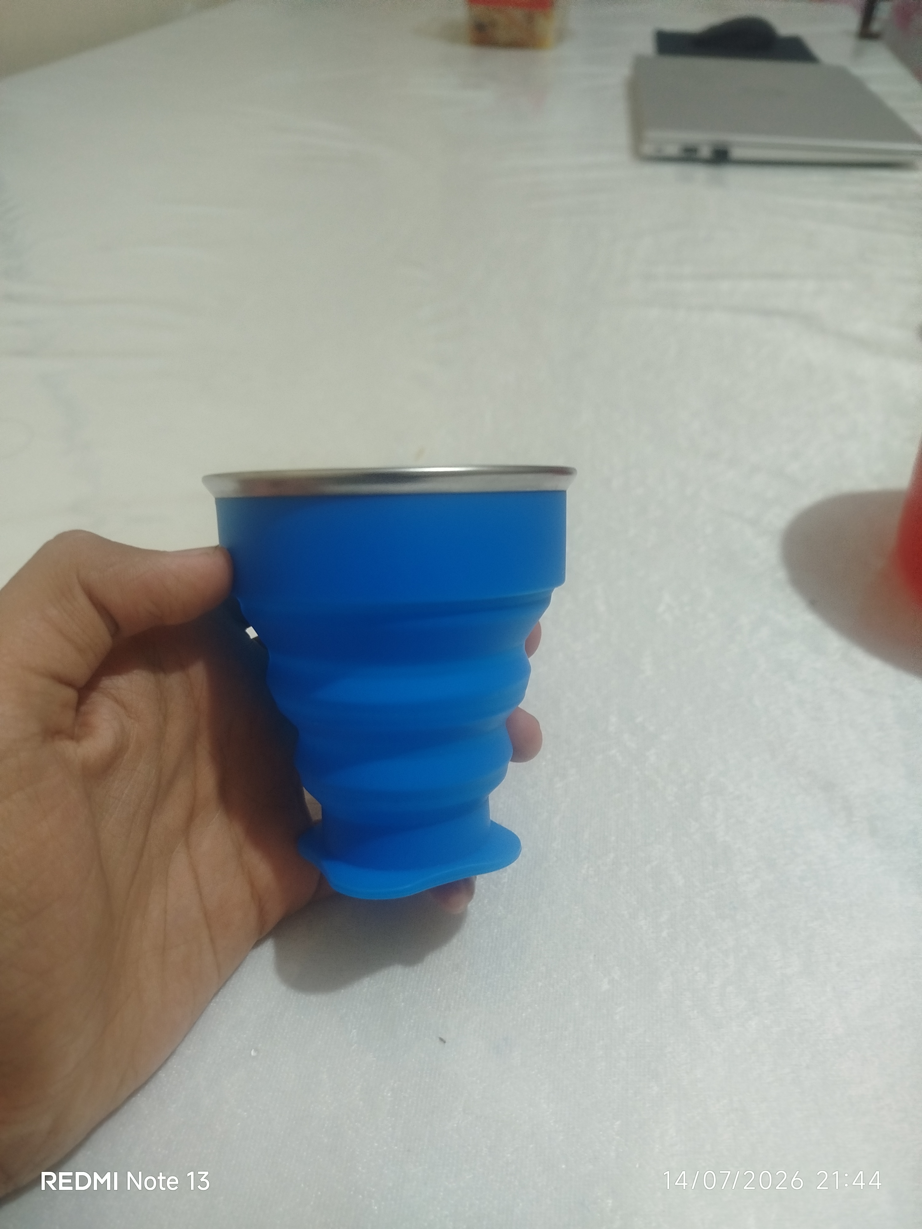 Silikon qopqoqli yig‘ma stakan, 200 ml