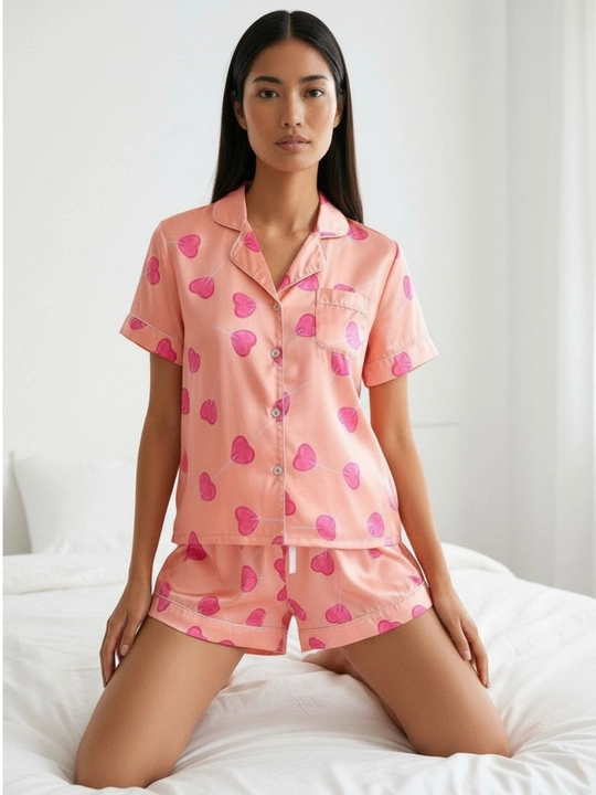 Ayollar pijamasi, yozgi, shortik bilan, ayollar uchun atlas pijama - EllyFashion