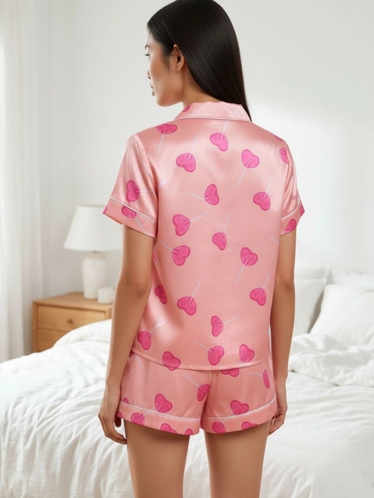 Ayollar pijamasi, yozgi, shortik bilan, ayollar uchun atlas pijama - EllyFashion