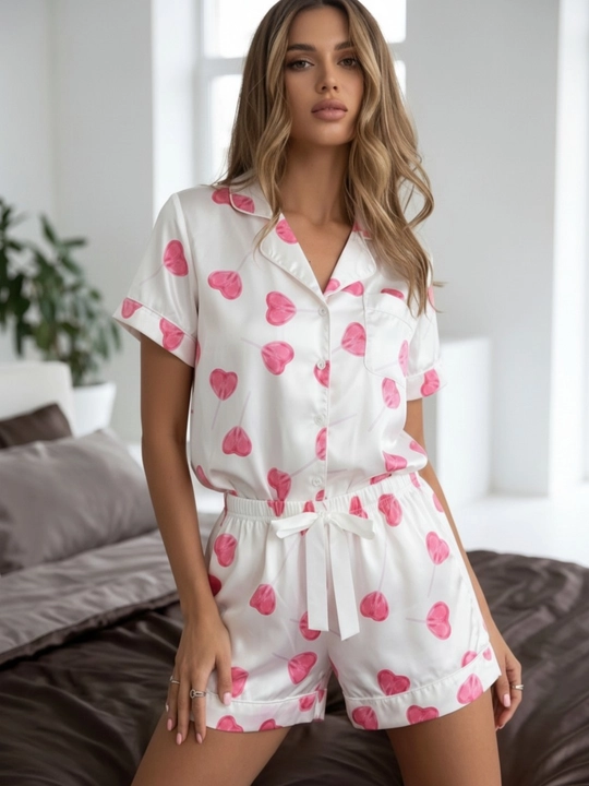 Ayollar pijamasi, yozgi, shortik bilan, ayollar uchun atlas pijama - EllyFashion
