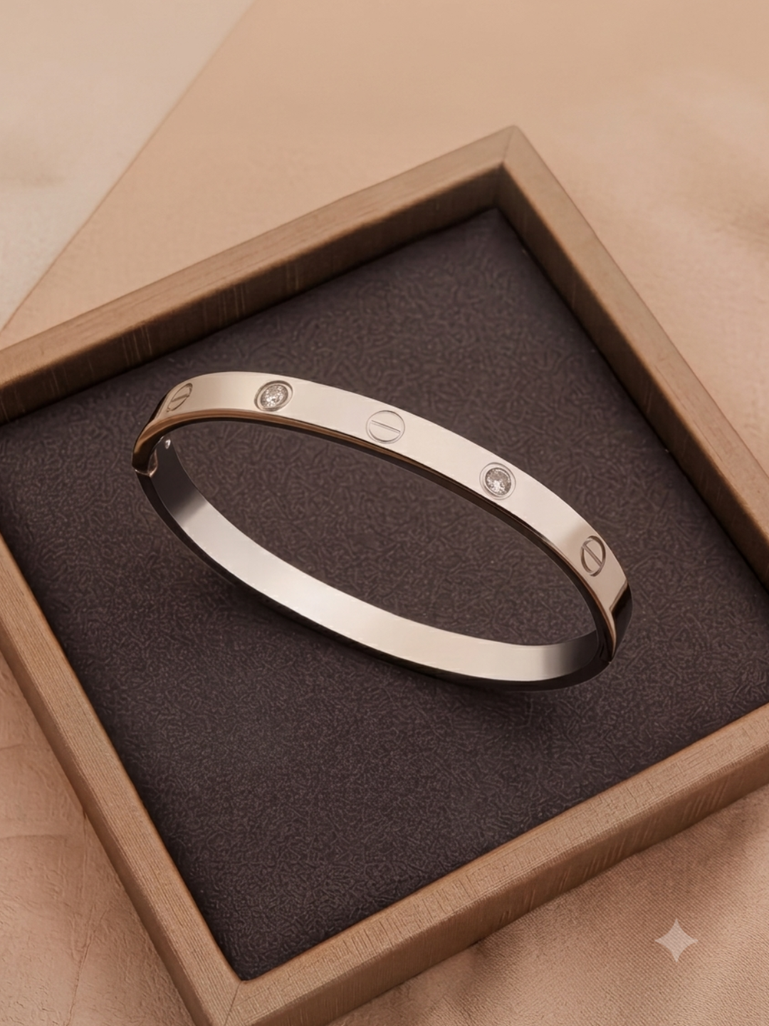 Cartier bujiteriya bilaguzuk - 